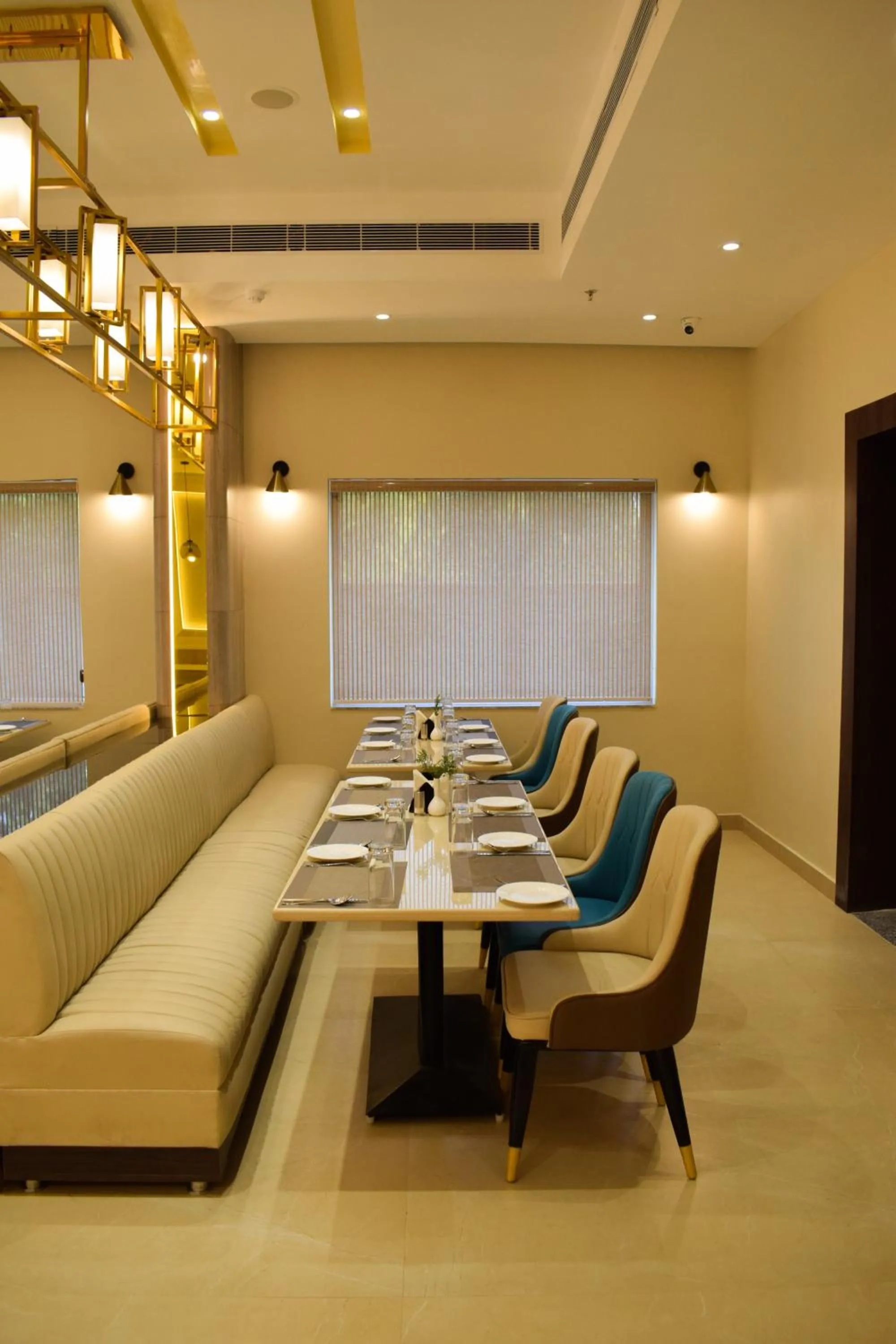 Restaurant/places to eat in Tulip Inn Shravasti