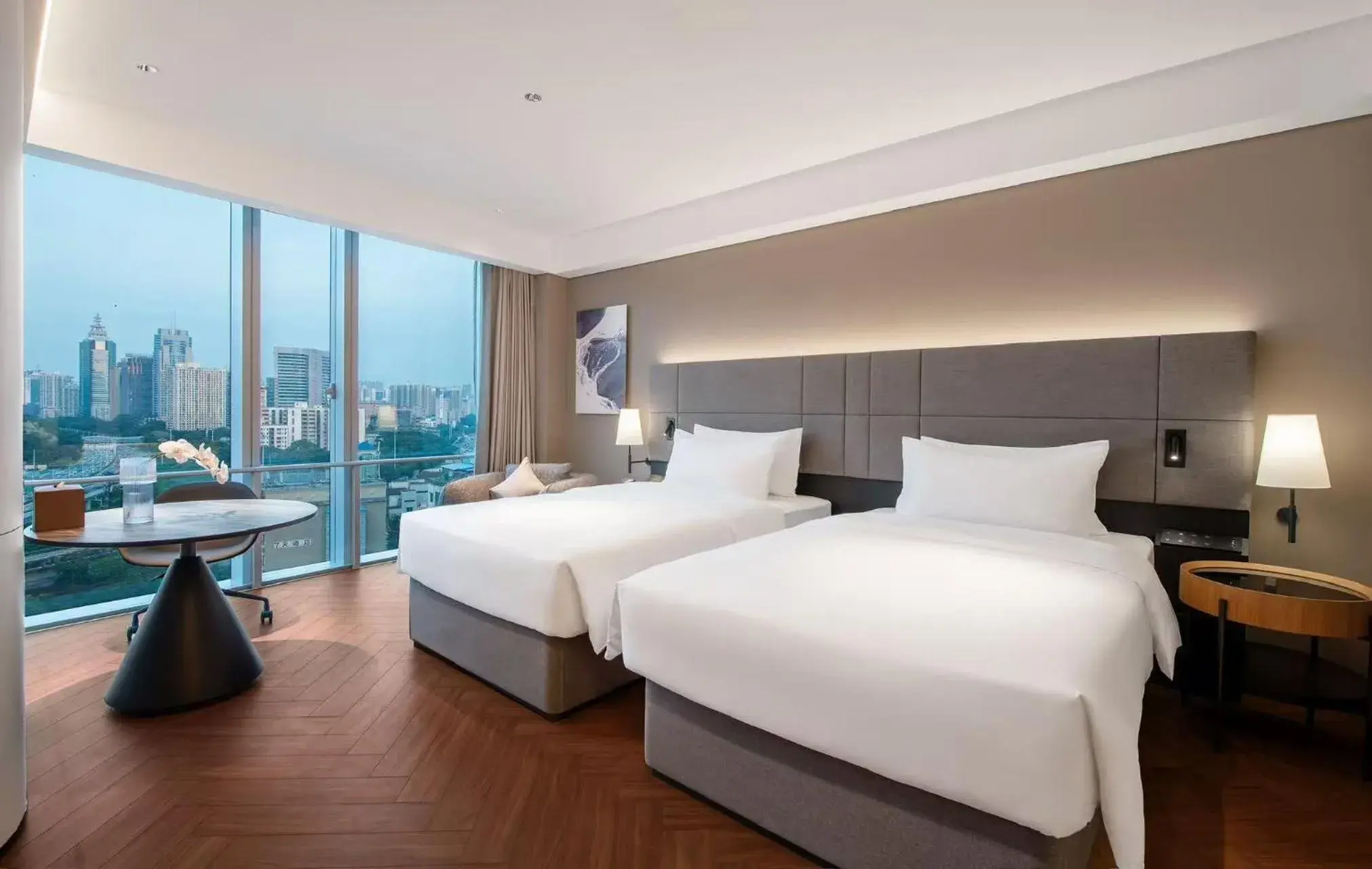Deluxe Twin Room - single occupancy in Intercity Hotel Futian Bin He Zhongzhou Bay Deluxe Twin Room - single occupancy in Intercity Hotel Futian Bin He Zhongzhou Bay