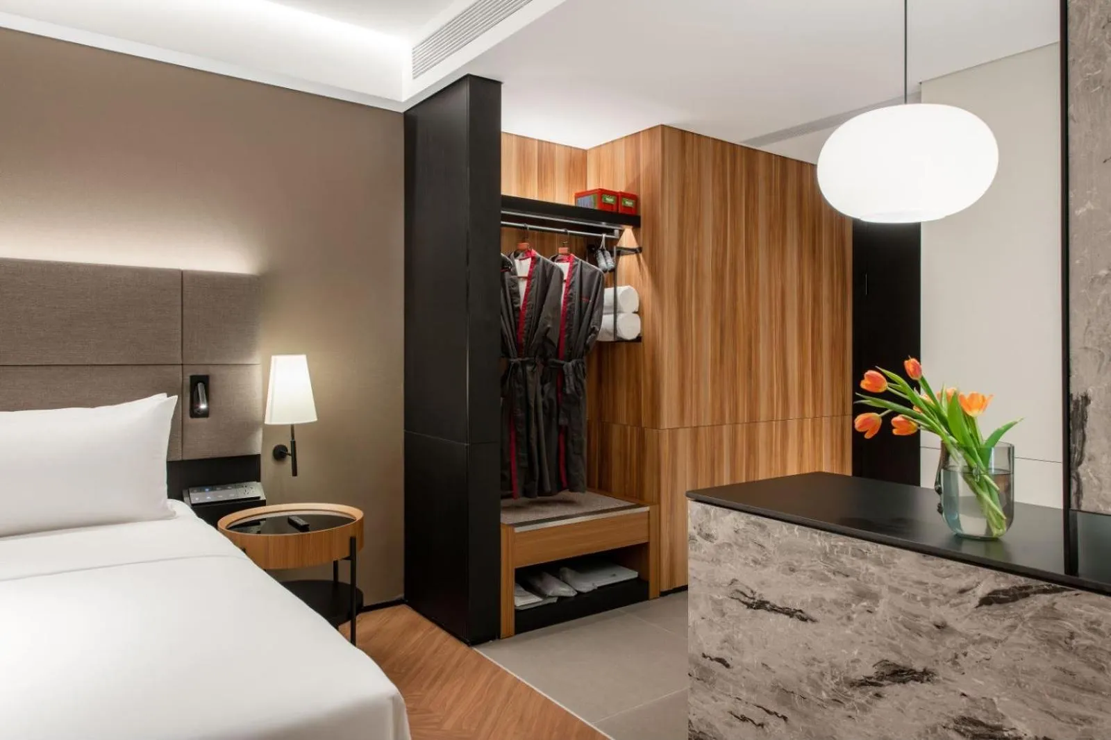 hair dresser in Intercity Hotel Futian Bin He Zhongzhou Bay