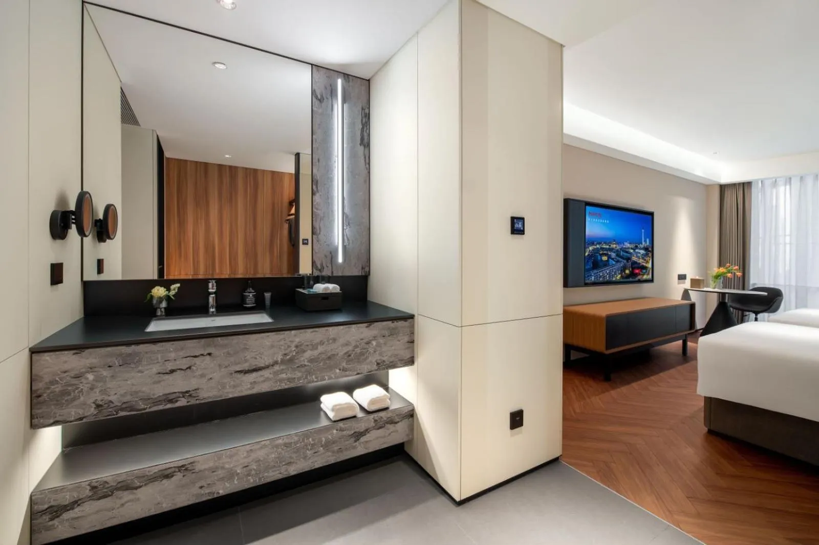 hair dresser in Intercity Hotel Futian Bin He Zhongzhou Bay