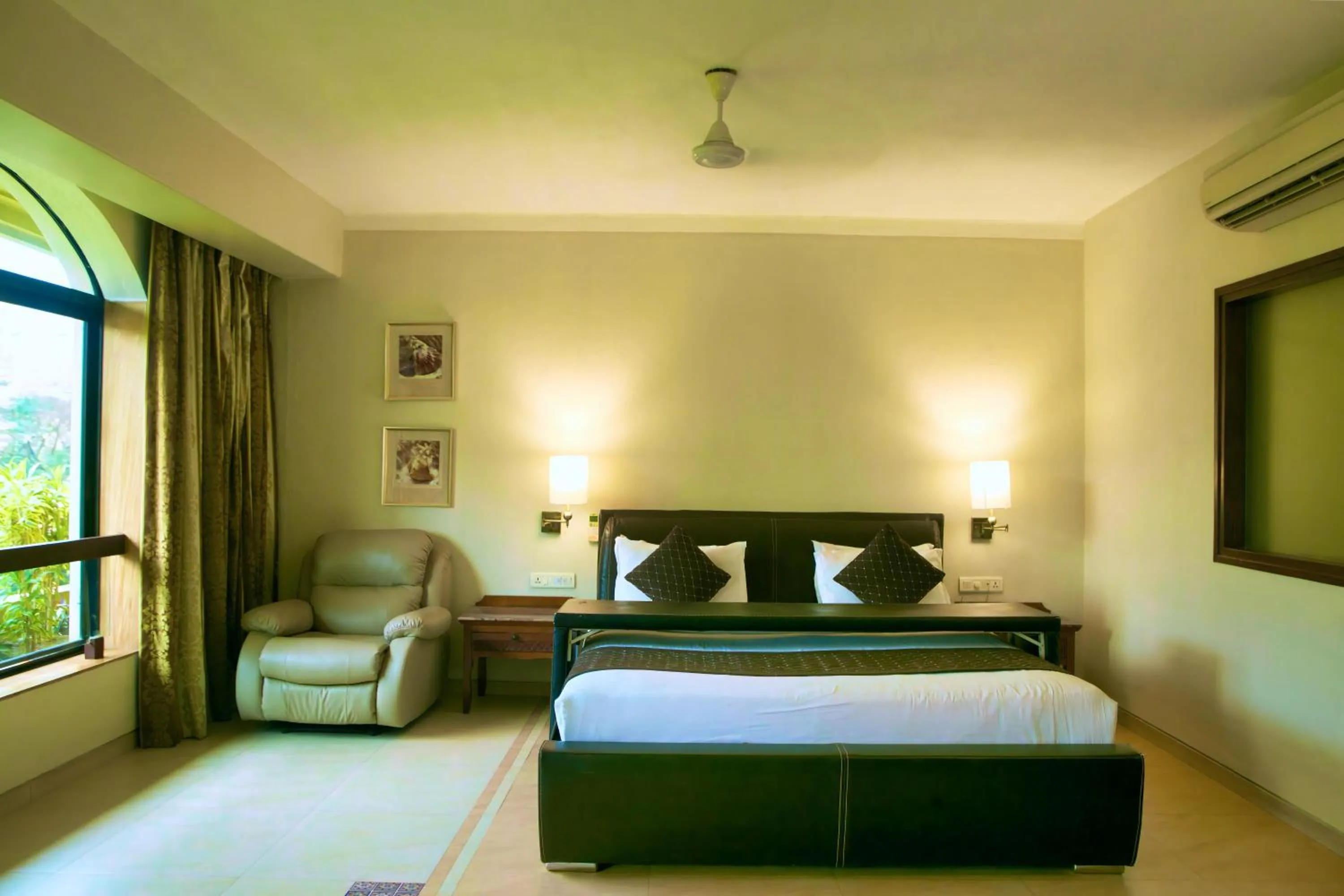 Bed in Neelam the Glitz