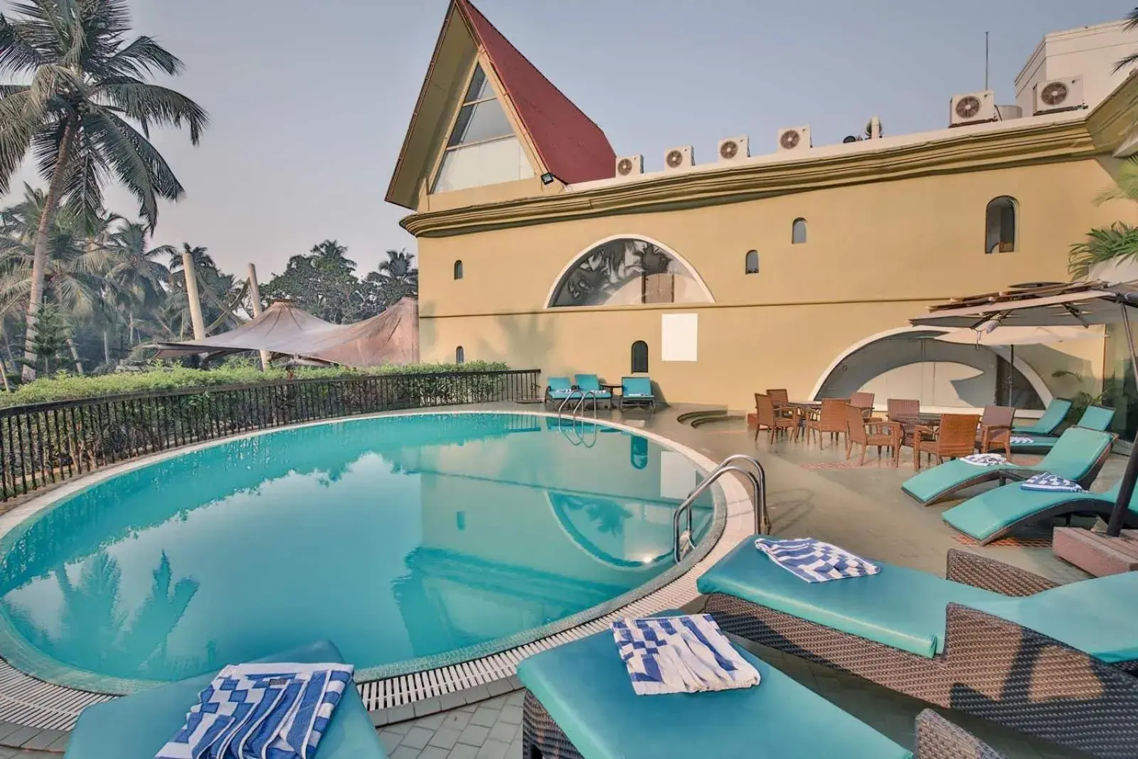 Neelam the Glitz Neelam the Glitz