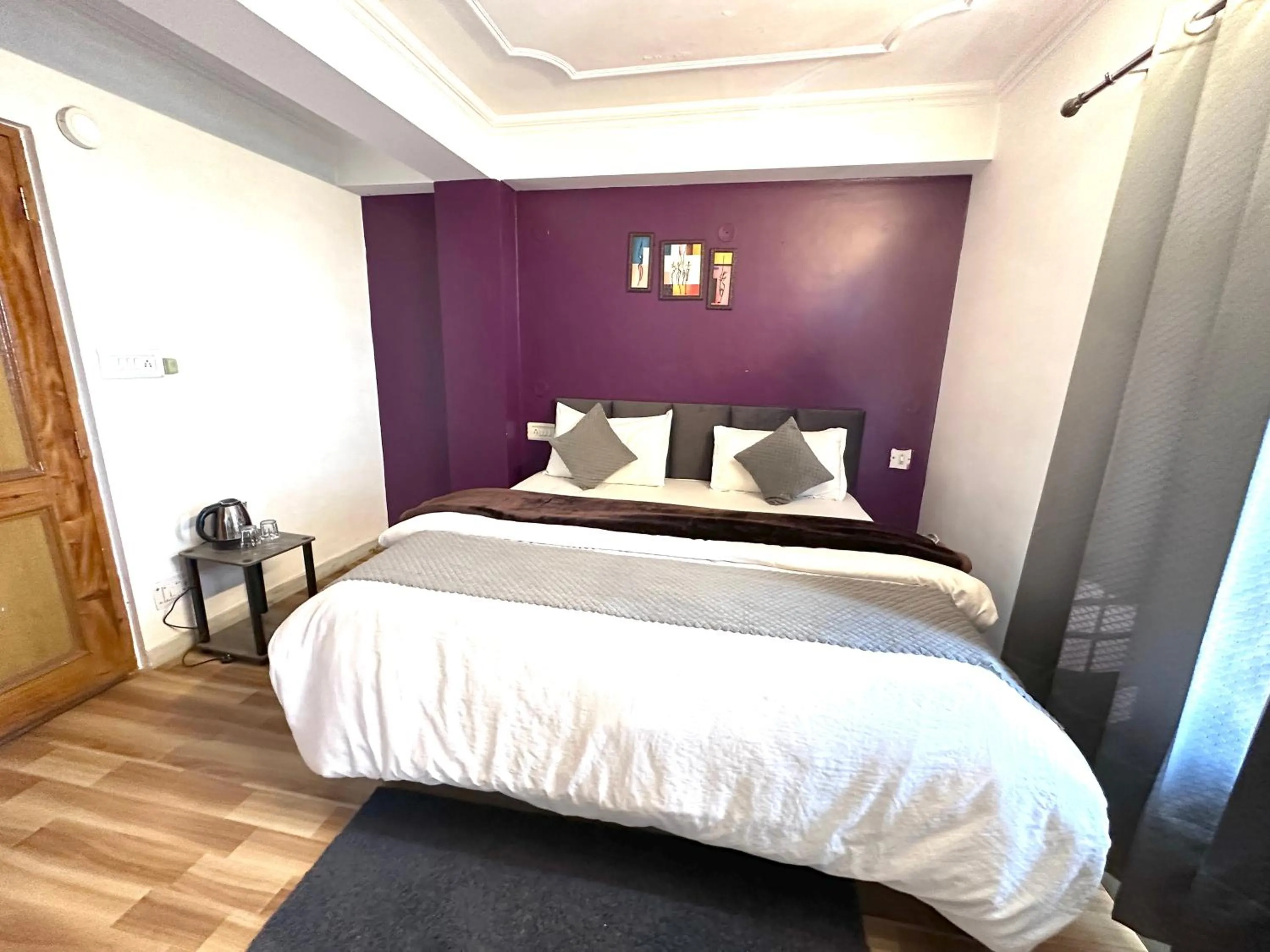 Bedroom, Bed in The Misty Pines Inn