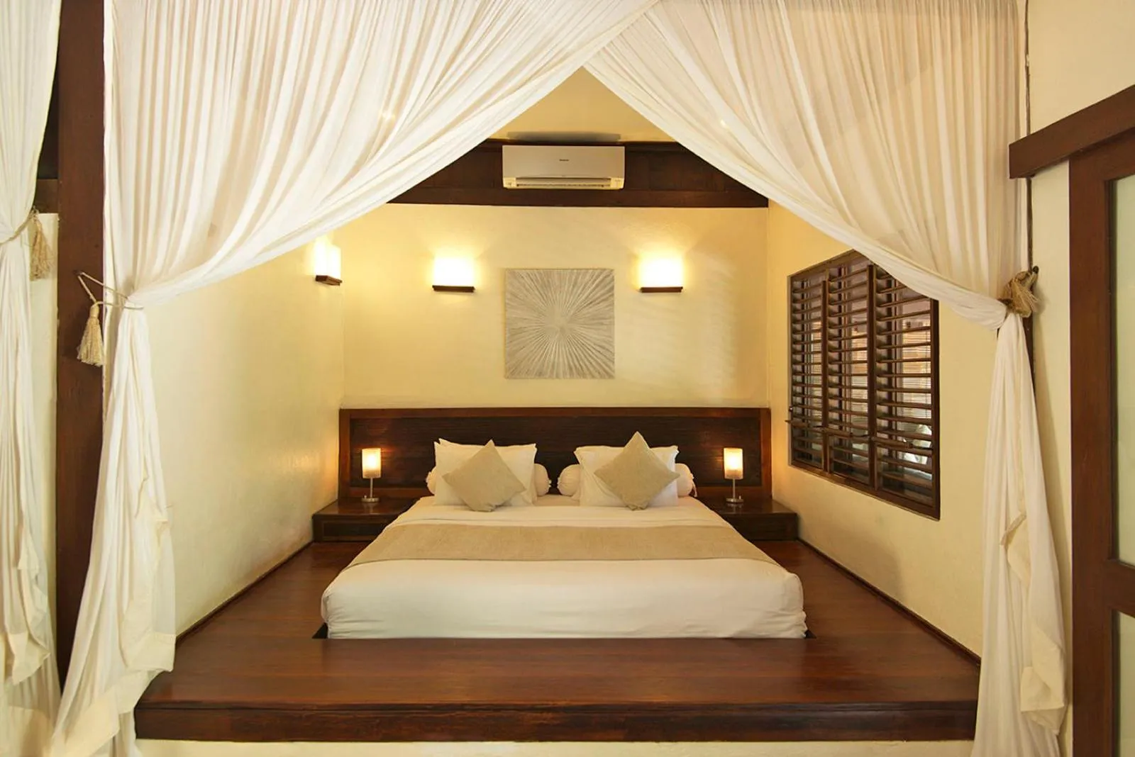 Bed in Villa Kubu Seminyak