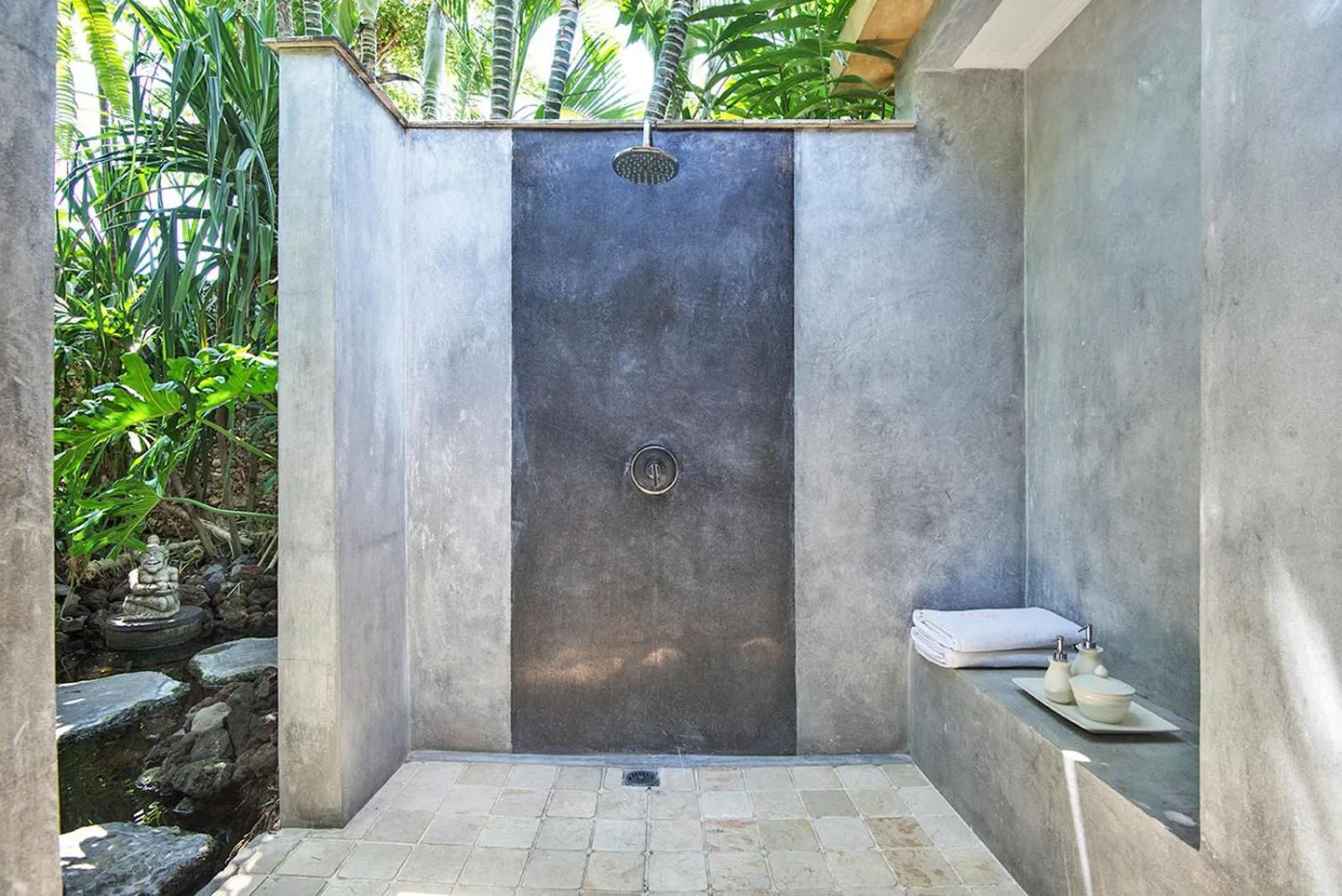 Shower in Villa Kubu Seminyak