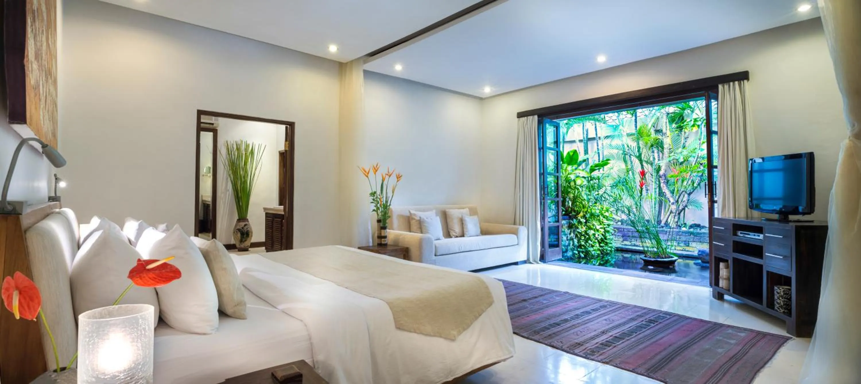 Bed in Villa Kubu Seminyak