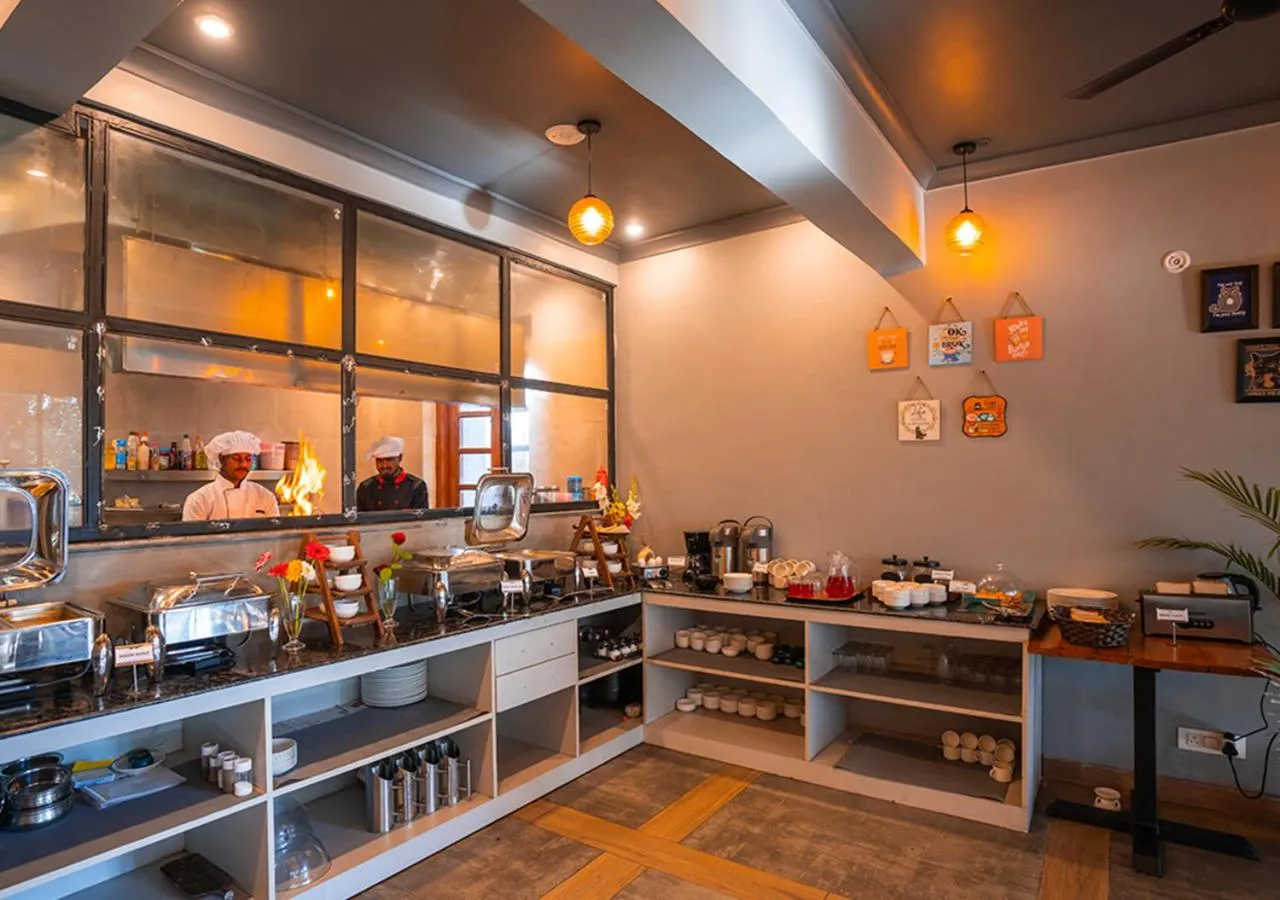 Restaurant/places to eat in Moustache Bhimtal Luxuria, Nainital