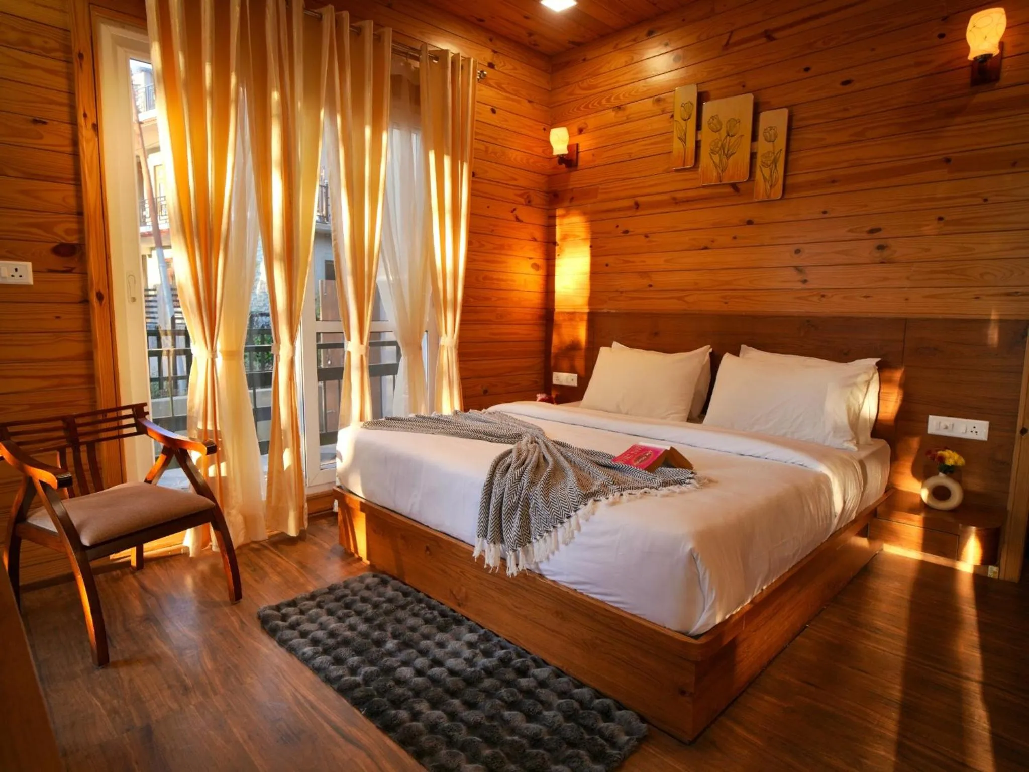 Bed in Moustache Bhimtal Luxuria, Nainital