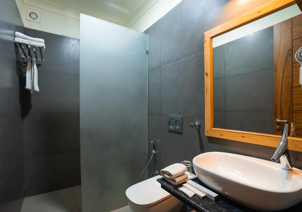 Shower in Moustache Bhimtal Luxuria, Nainital