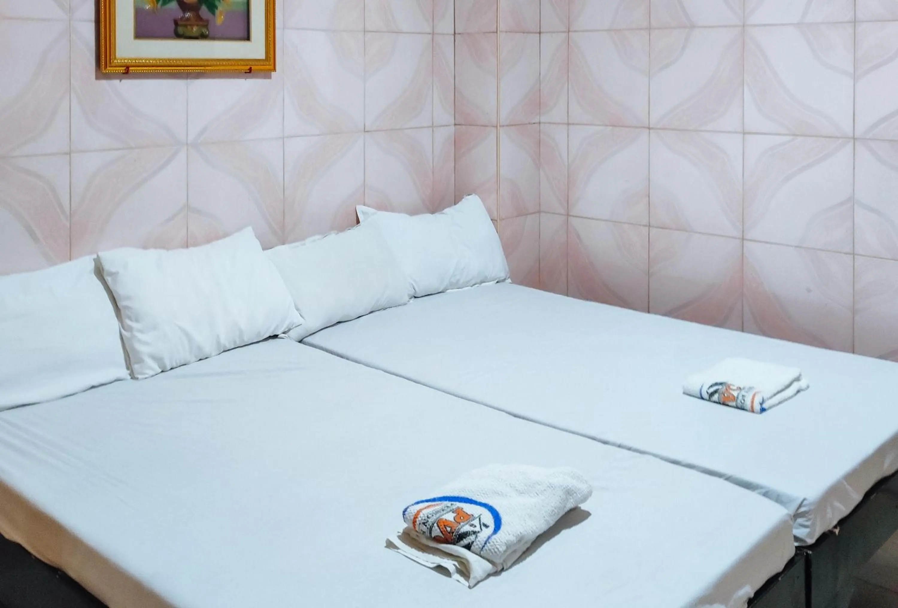 TV and multimedia, Bed in RedDoorz @ PVC Pension Haus