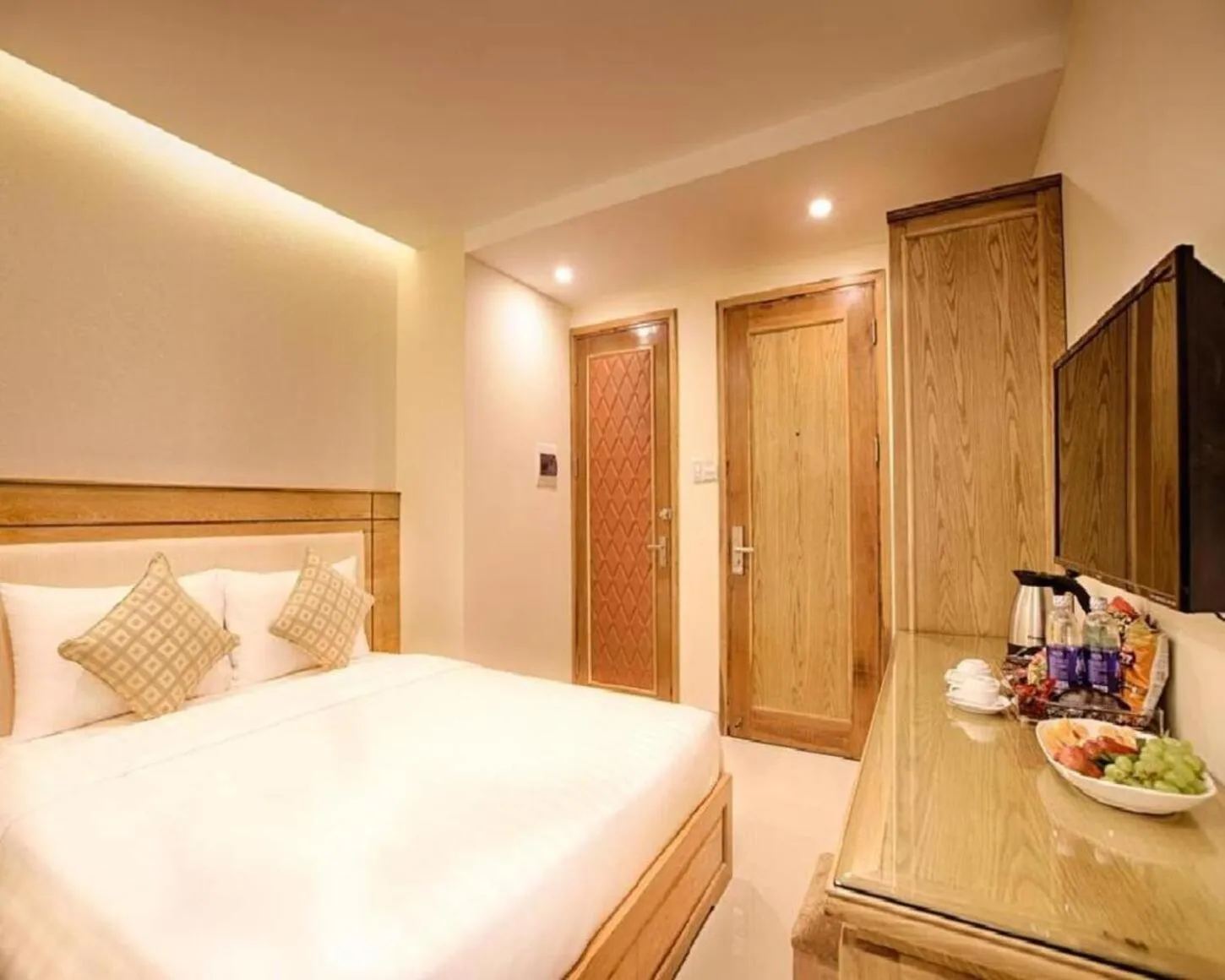 Bed in Sea Castle Hotel