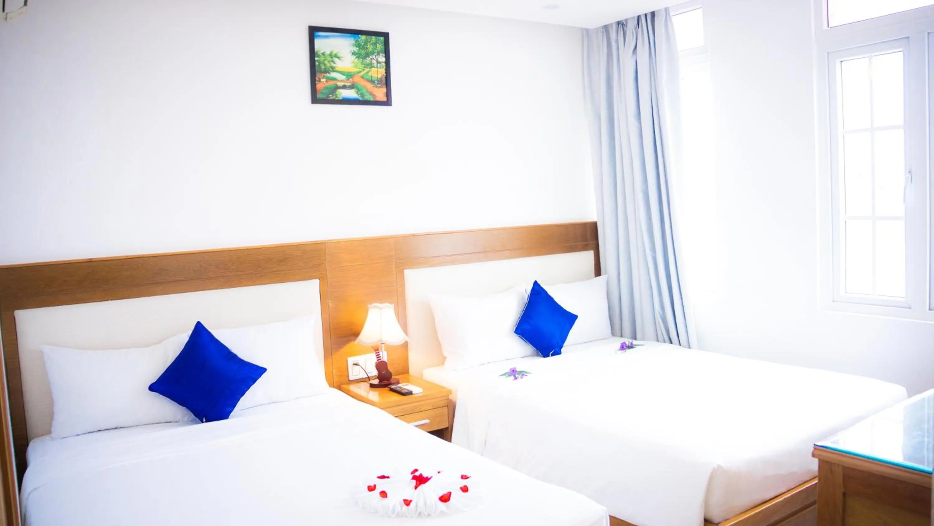 Bed in Sea Castle Hotel