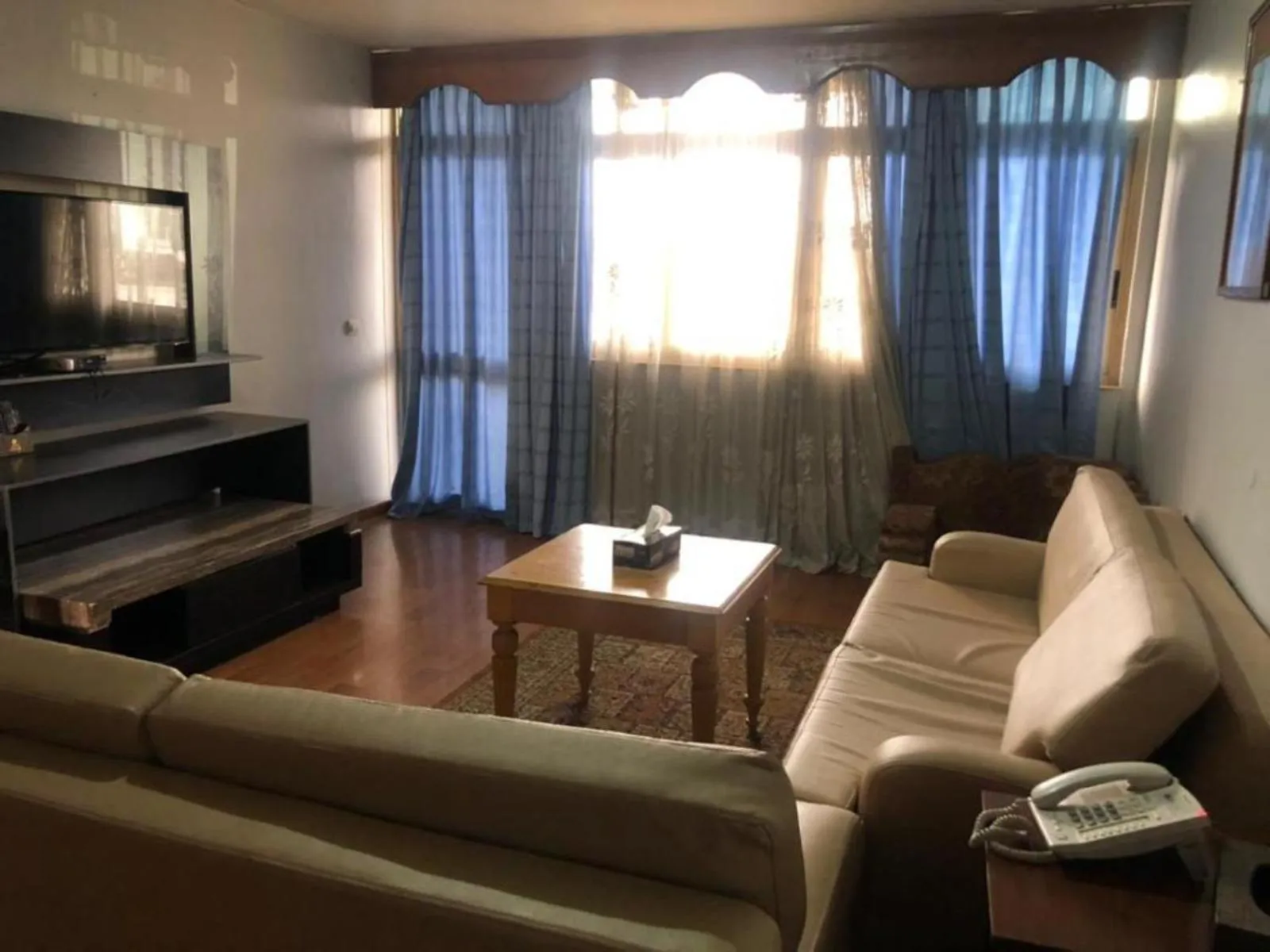 TV and multimedia in Emmad Furnished Hotel