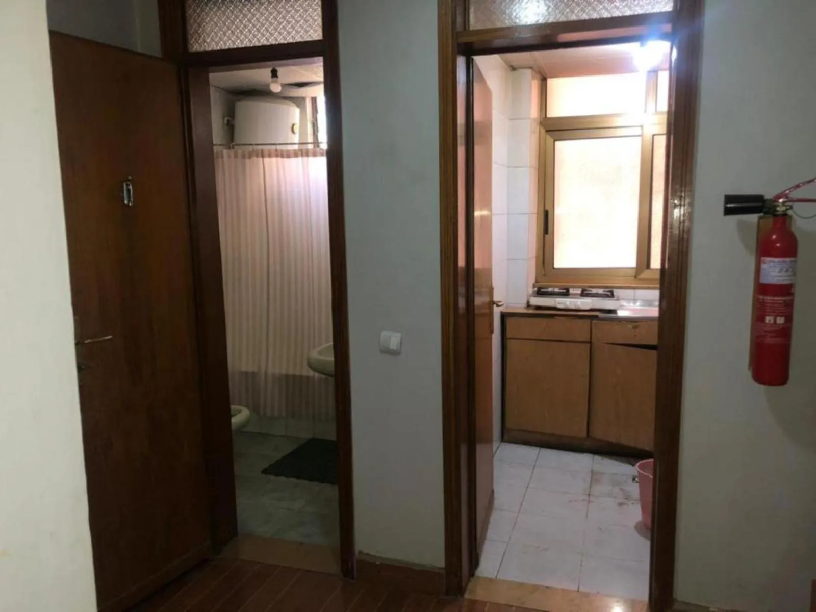 Shower in Emmad Furnished Hotel