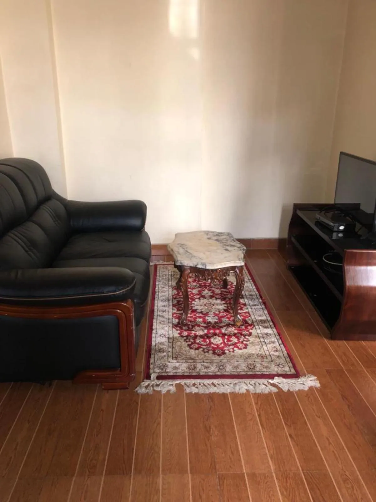 TV and multimedia in Emmad Furnished Hotel