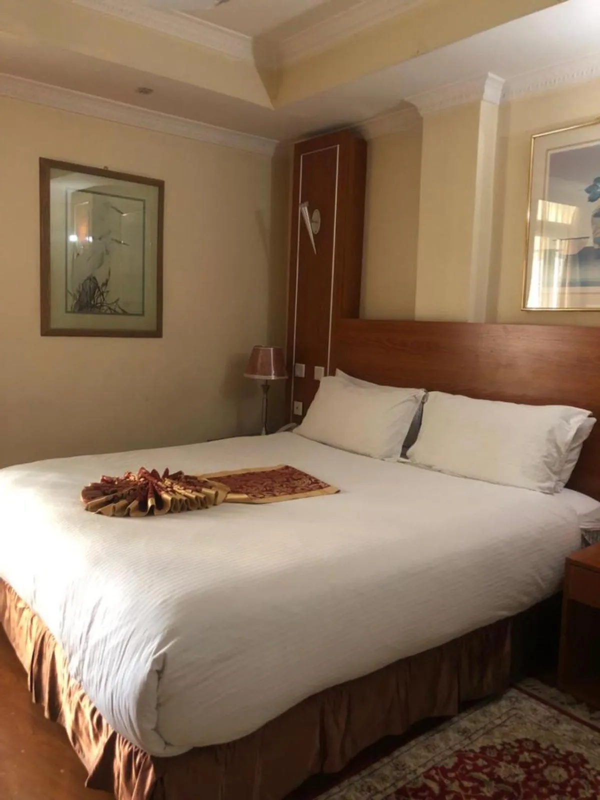 Bed in Emmad Furnished Hotel