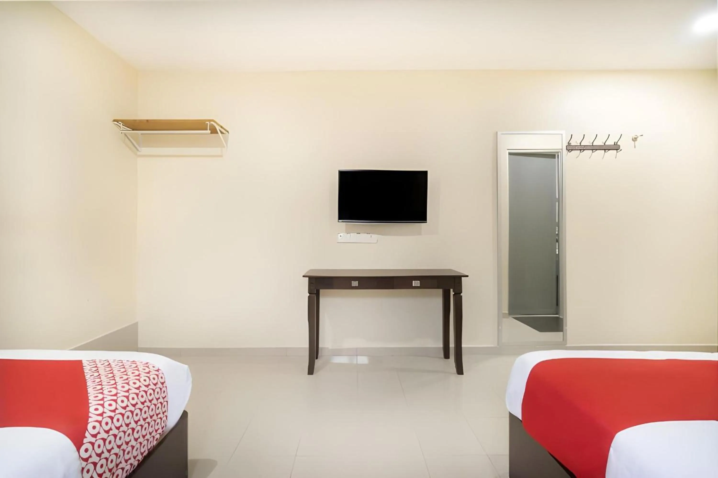 Photo of the whole room, Bed in OYO 89960 Manjung Inn Hotel