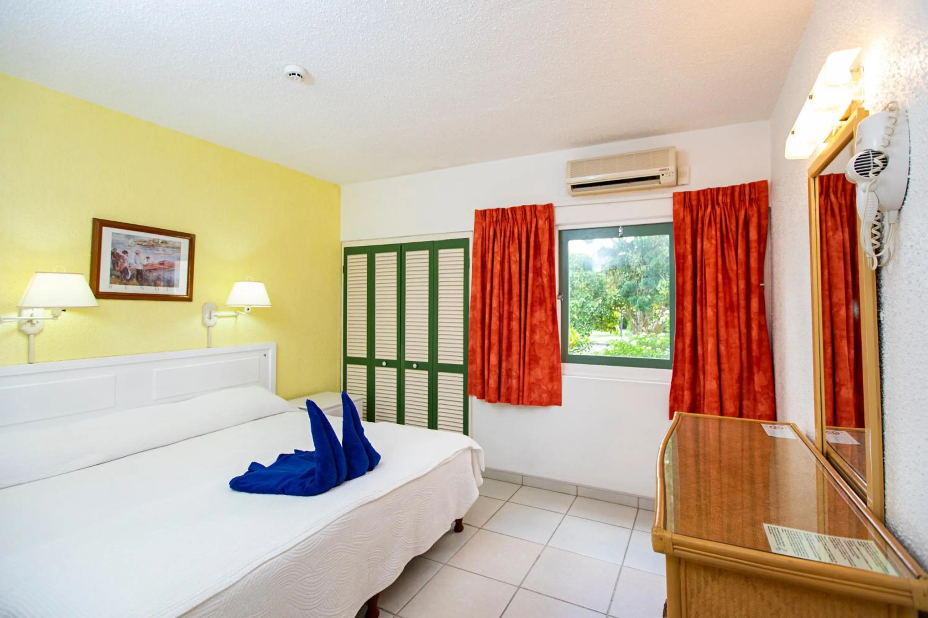 Bed in Plum Tree Club