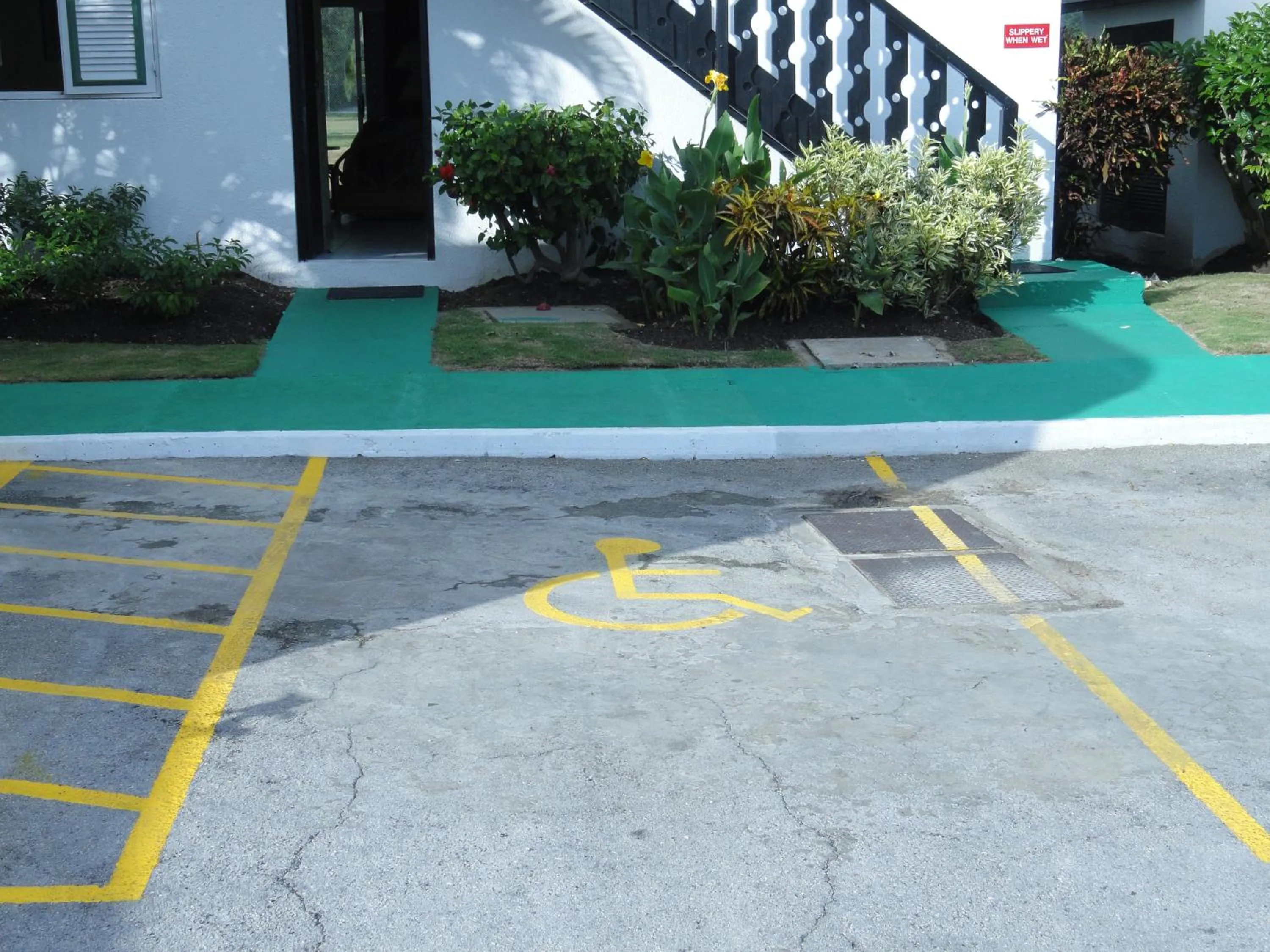 Area and facilities in Plum Tree Club