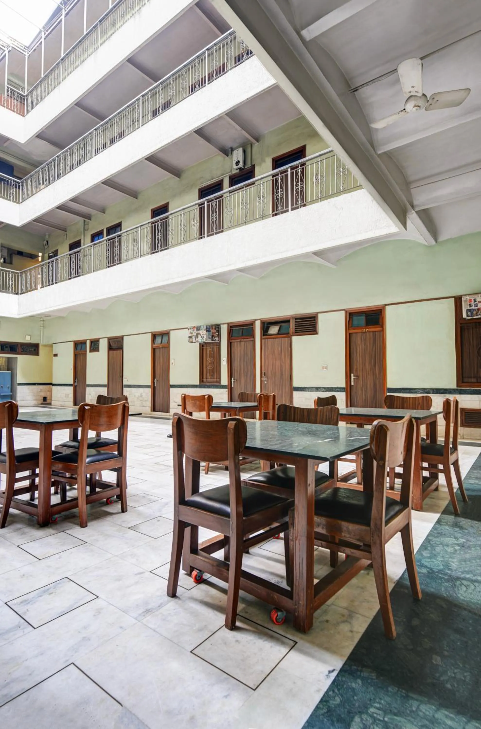 Restaurant/places to eat in New Royal Hotel Just Near Old Delhi Railway Station And Chandni Chowk