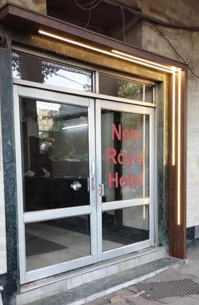 Facade/entrance in New Royal Hotel