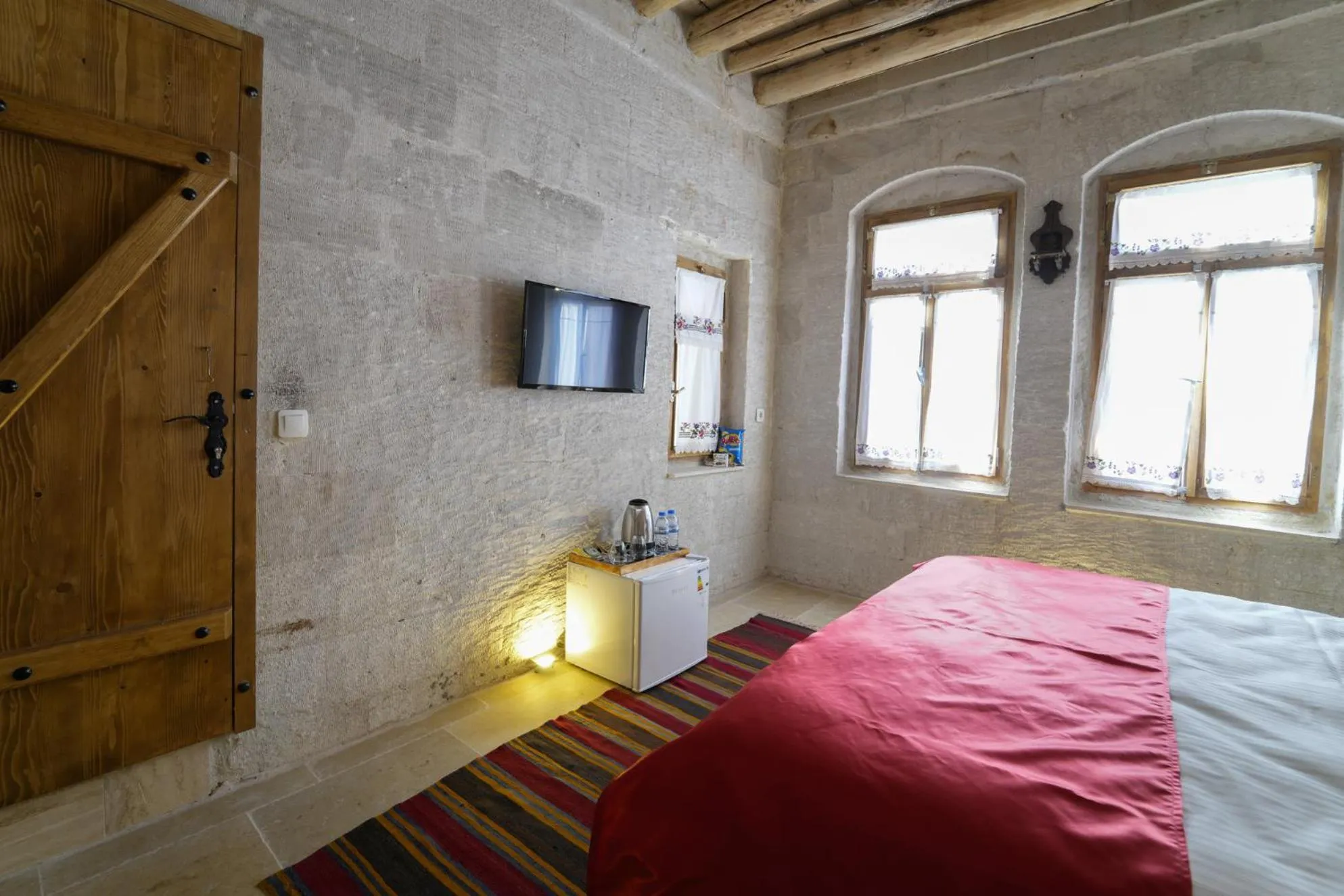 TV and multimedia, Bed in My Cave Suites