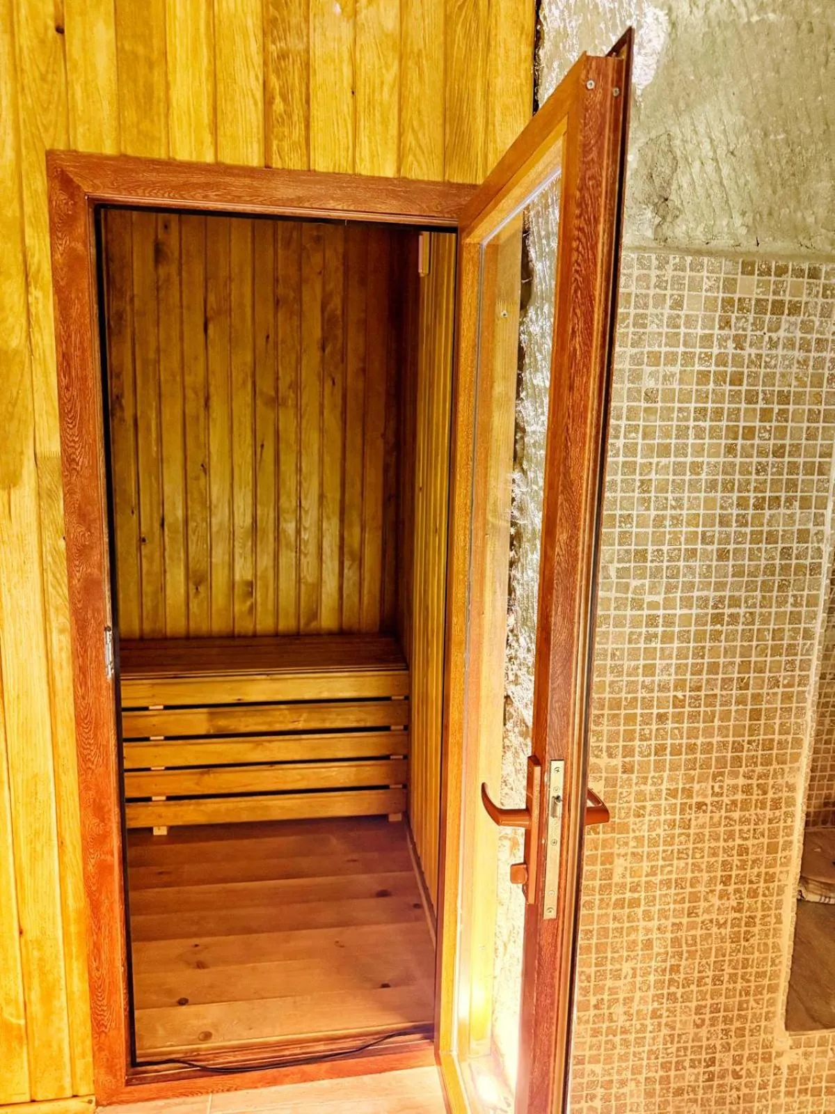 Sauna in My Cave Suites