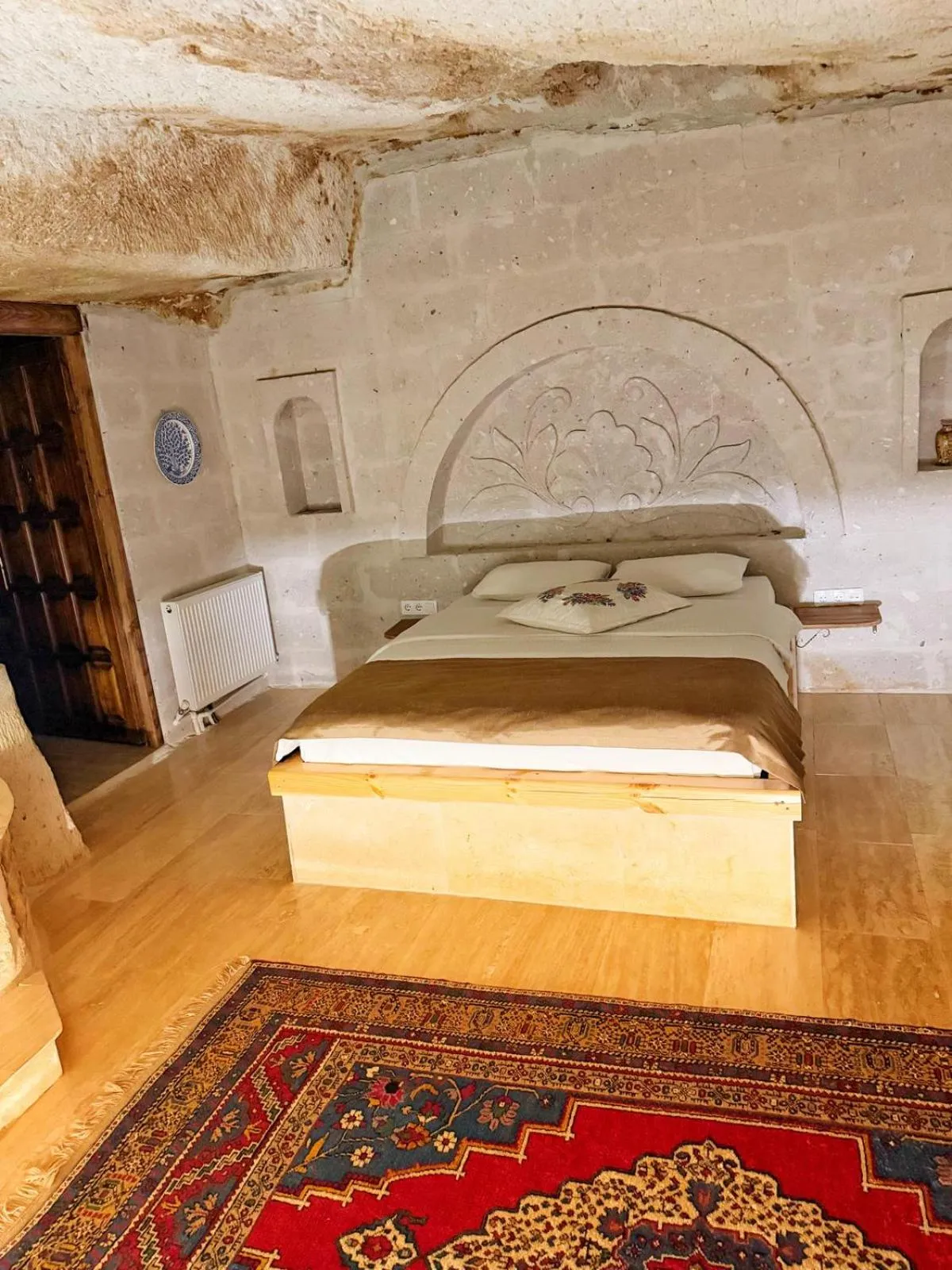 Bedroom, Bed in My Cave Suites