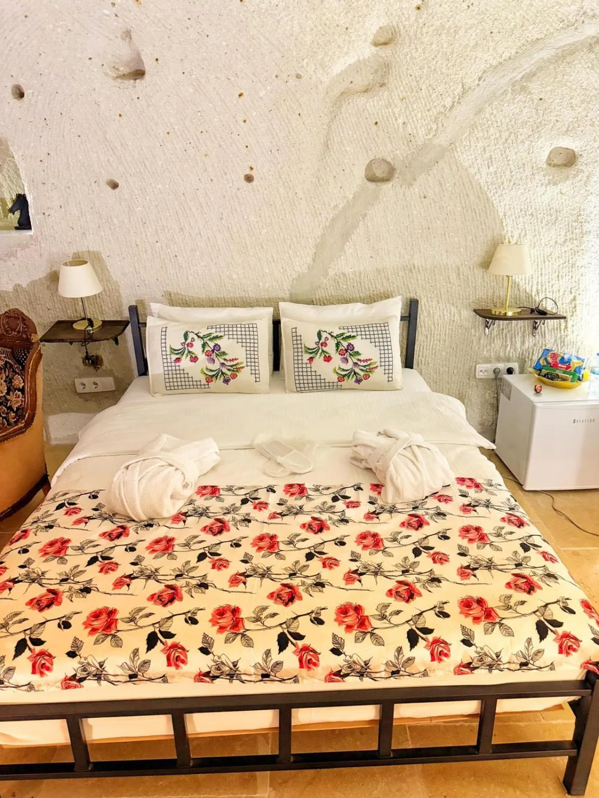 Bedroom, Bed in My Cave Suites