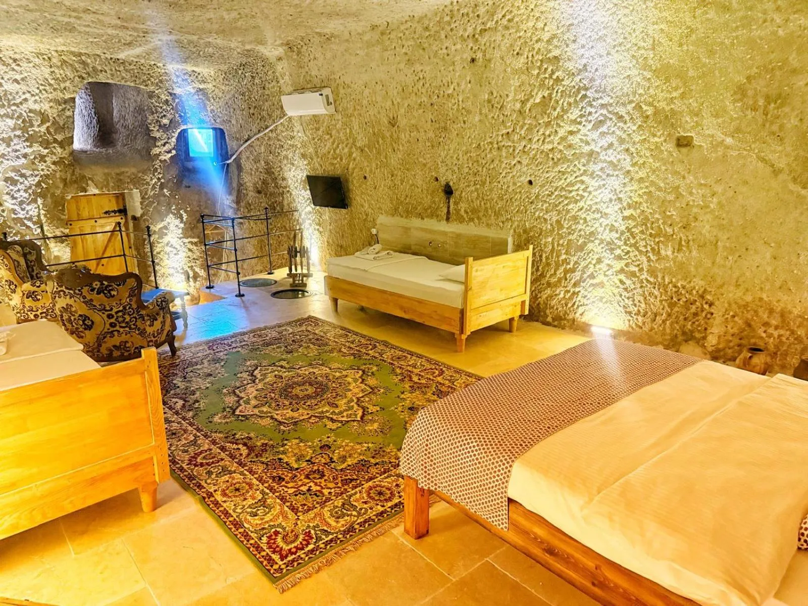 Bedroom, Bed in My Cave Suites