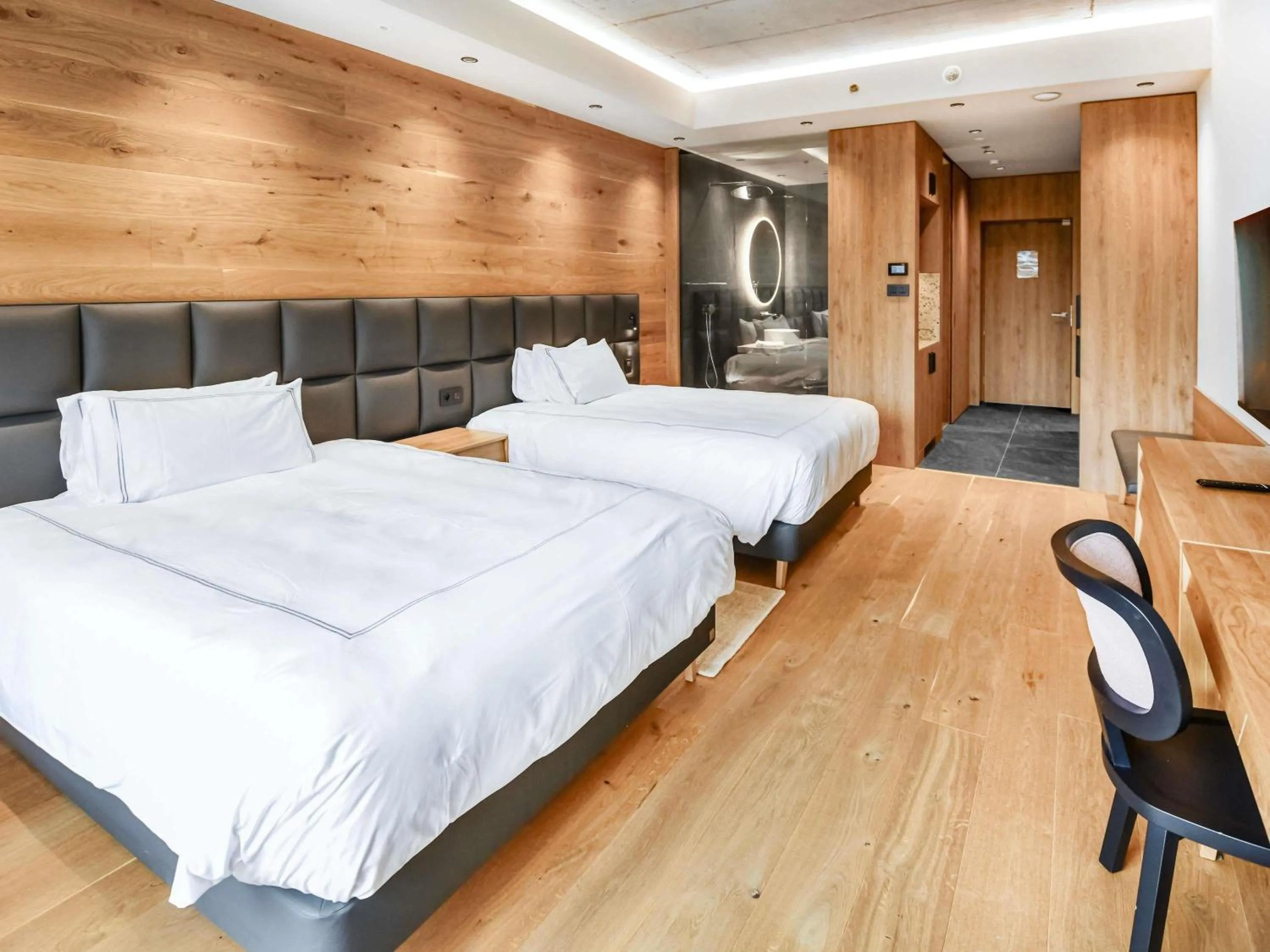 Bedroom, Bed in Swissôtel Damian Jasna