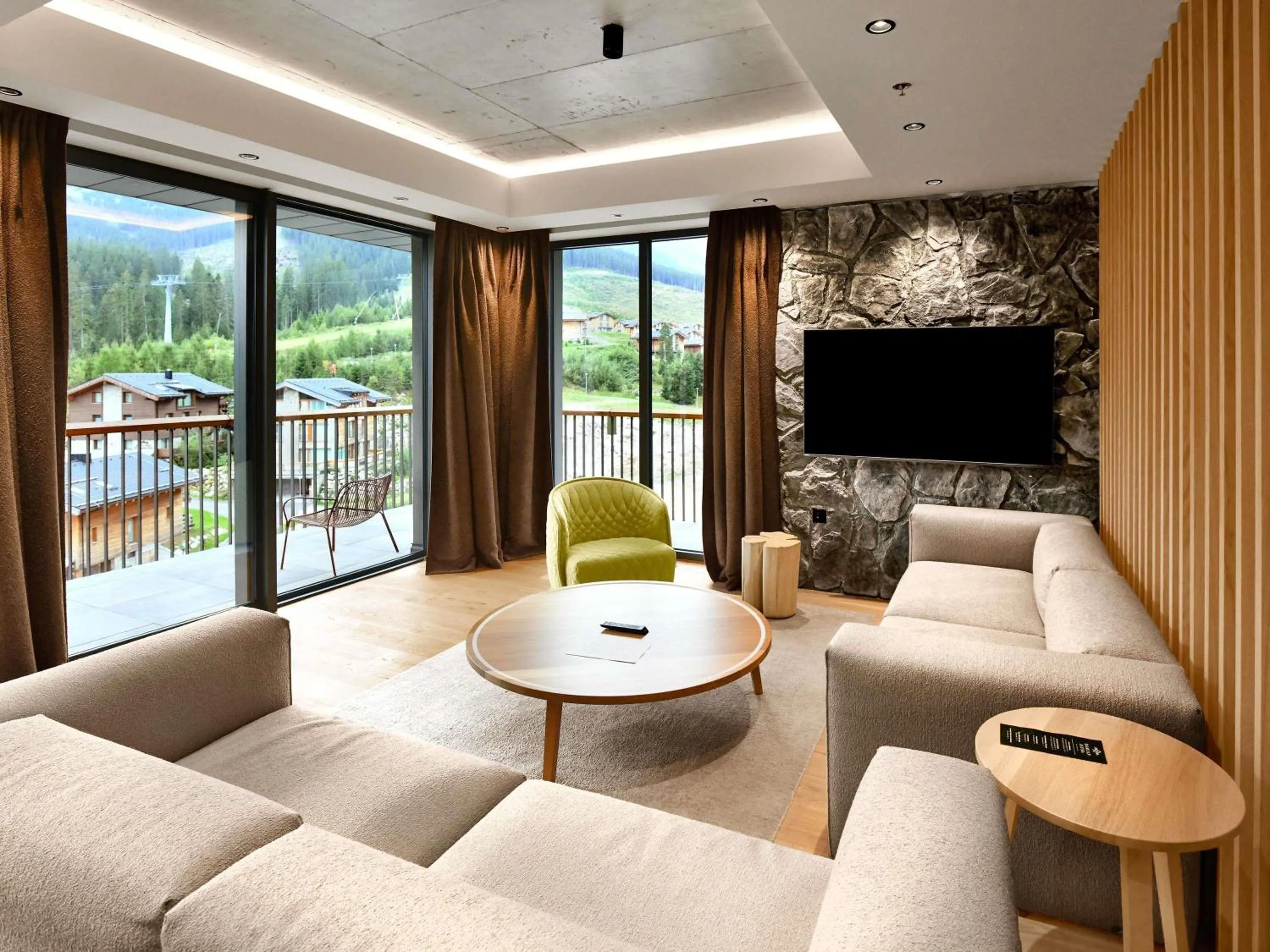 Bedroom in Swissôtel Damian Jasna