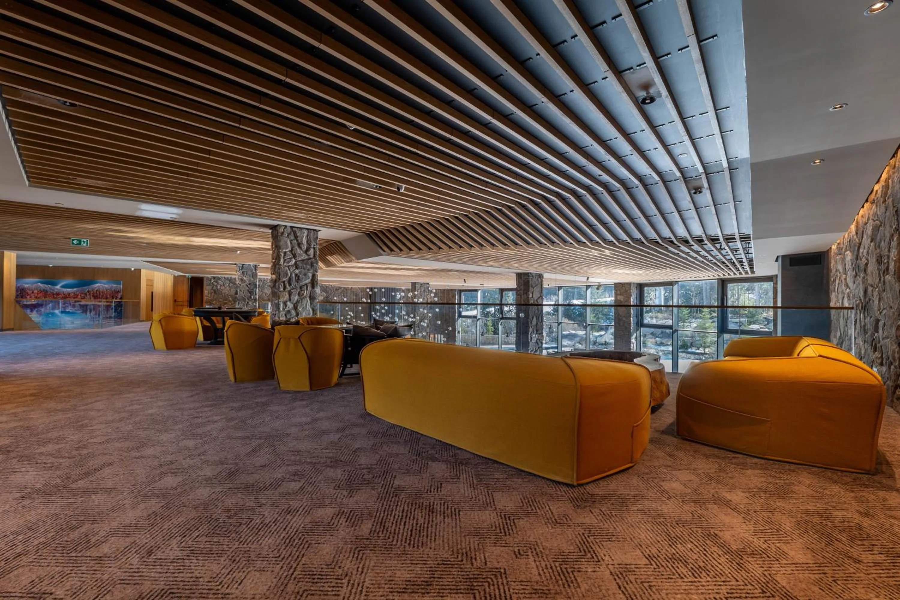 Seating area in Swissôtel Damian Jasna