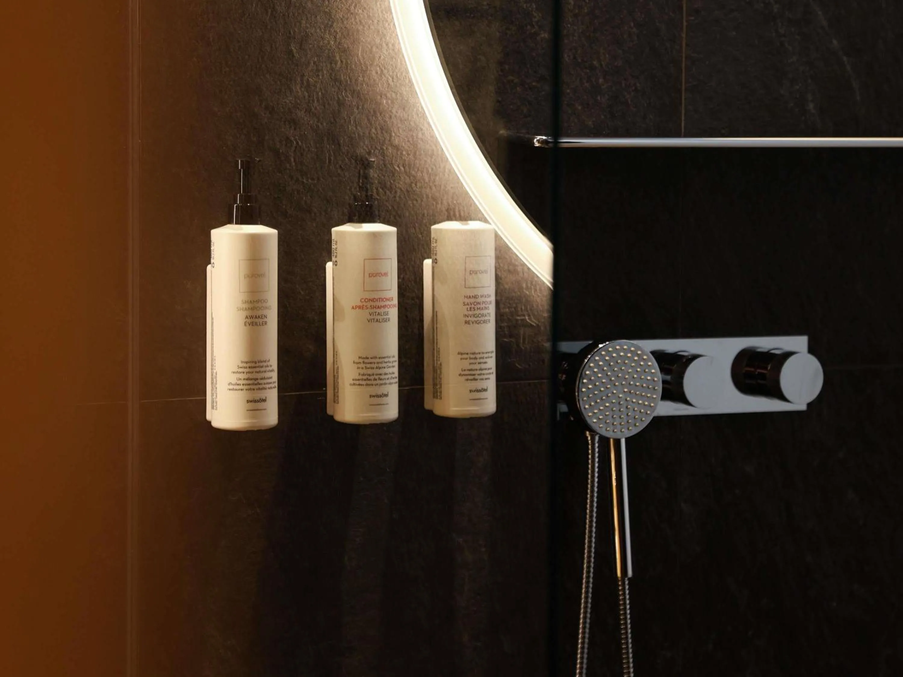 Bedroom in Swissôtel Damian Jasna