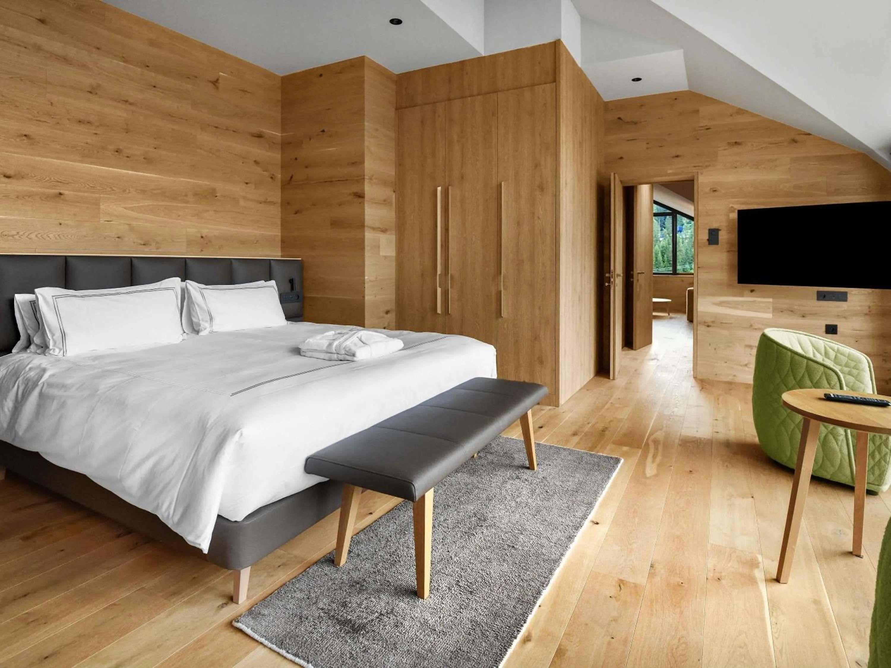 Bedroom, Bed in Swissôtel Damian Jasna