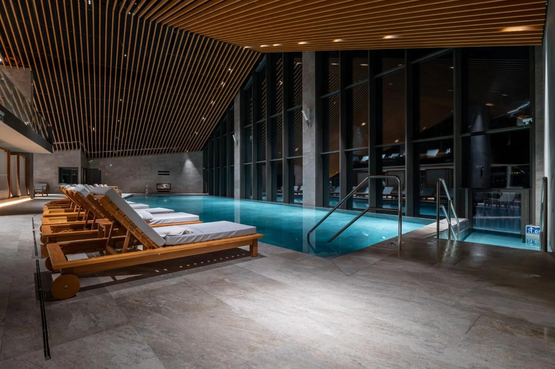 Swimming pool in Swissôtel Damian Jasna