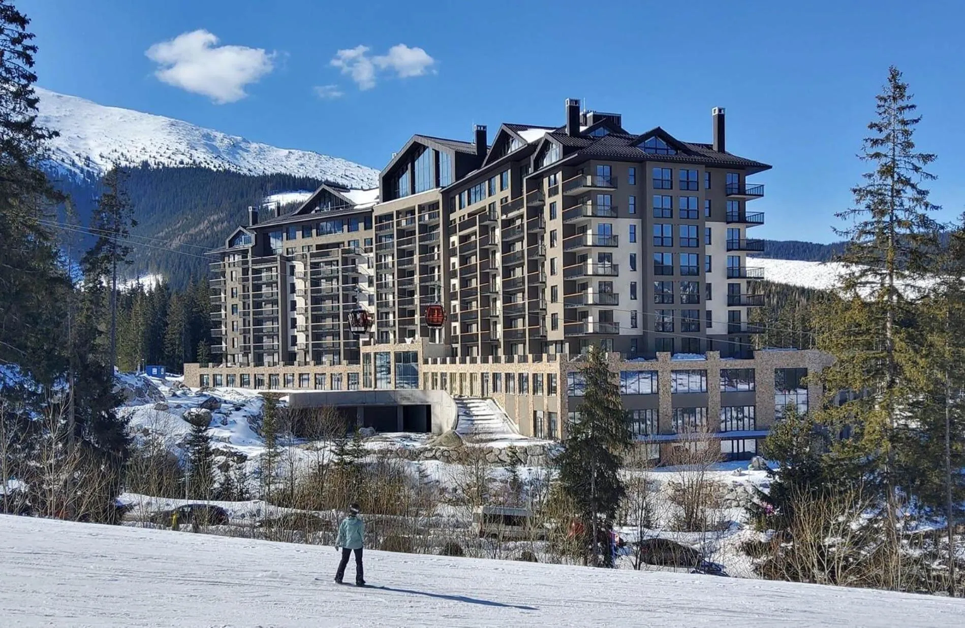 Property building in Swissôtel Damian Jasna