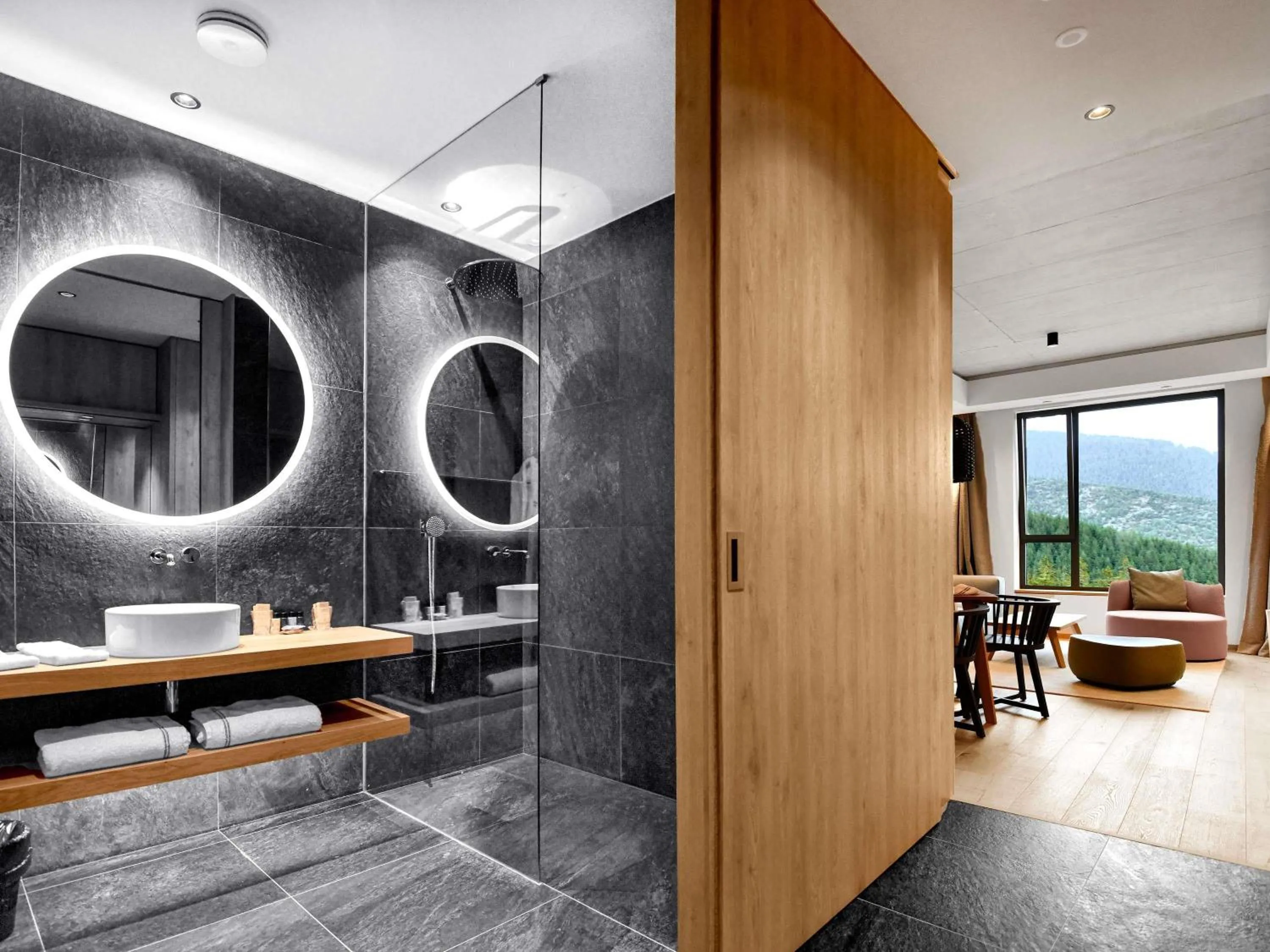 Bedroom in Swissôtel Damian Jasna