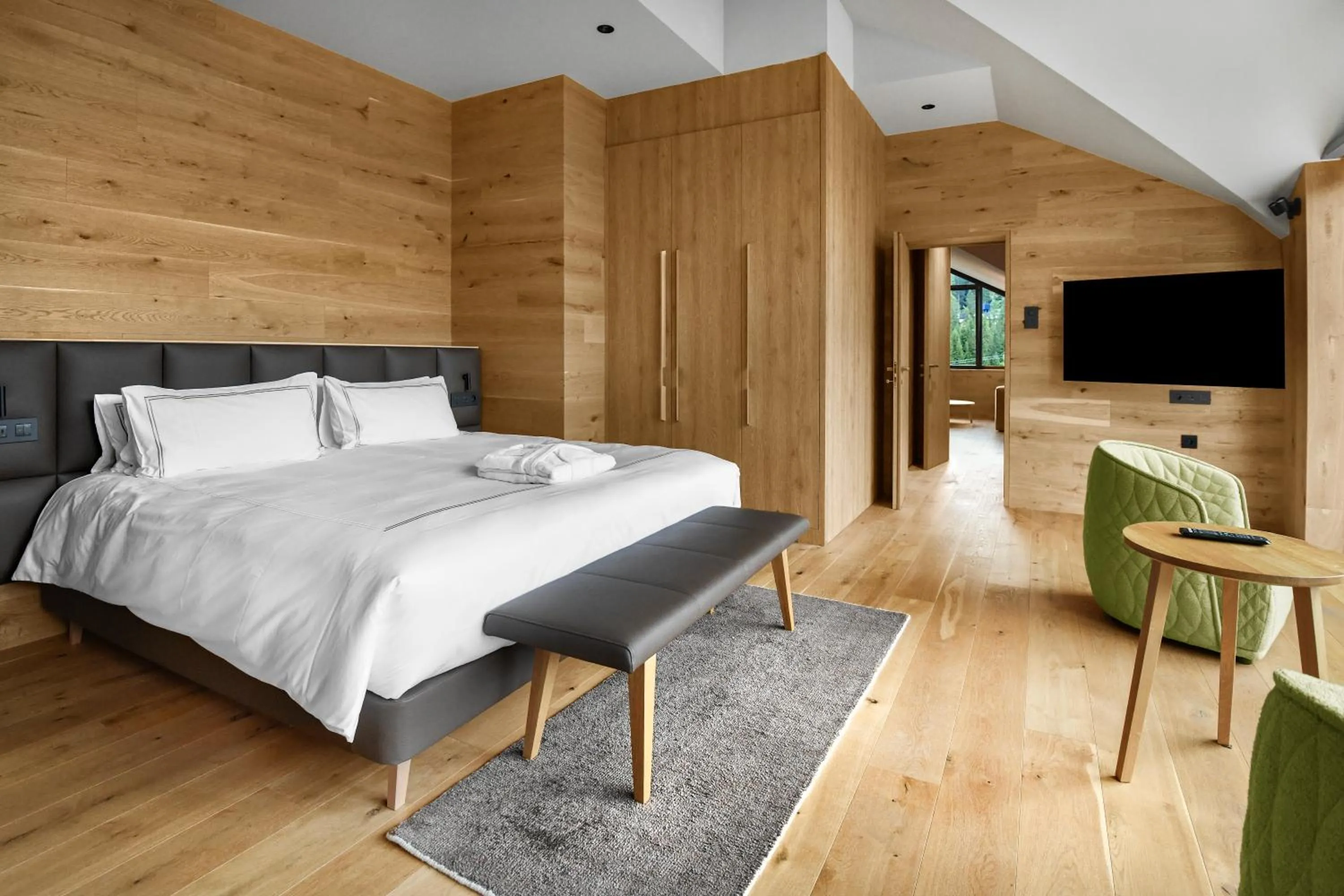 TV and multimedia, Bed in Swissôtel Damian Jasna