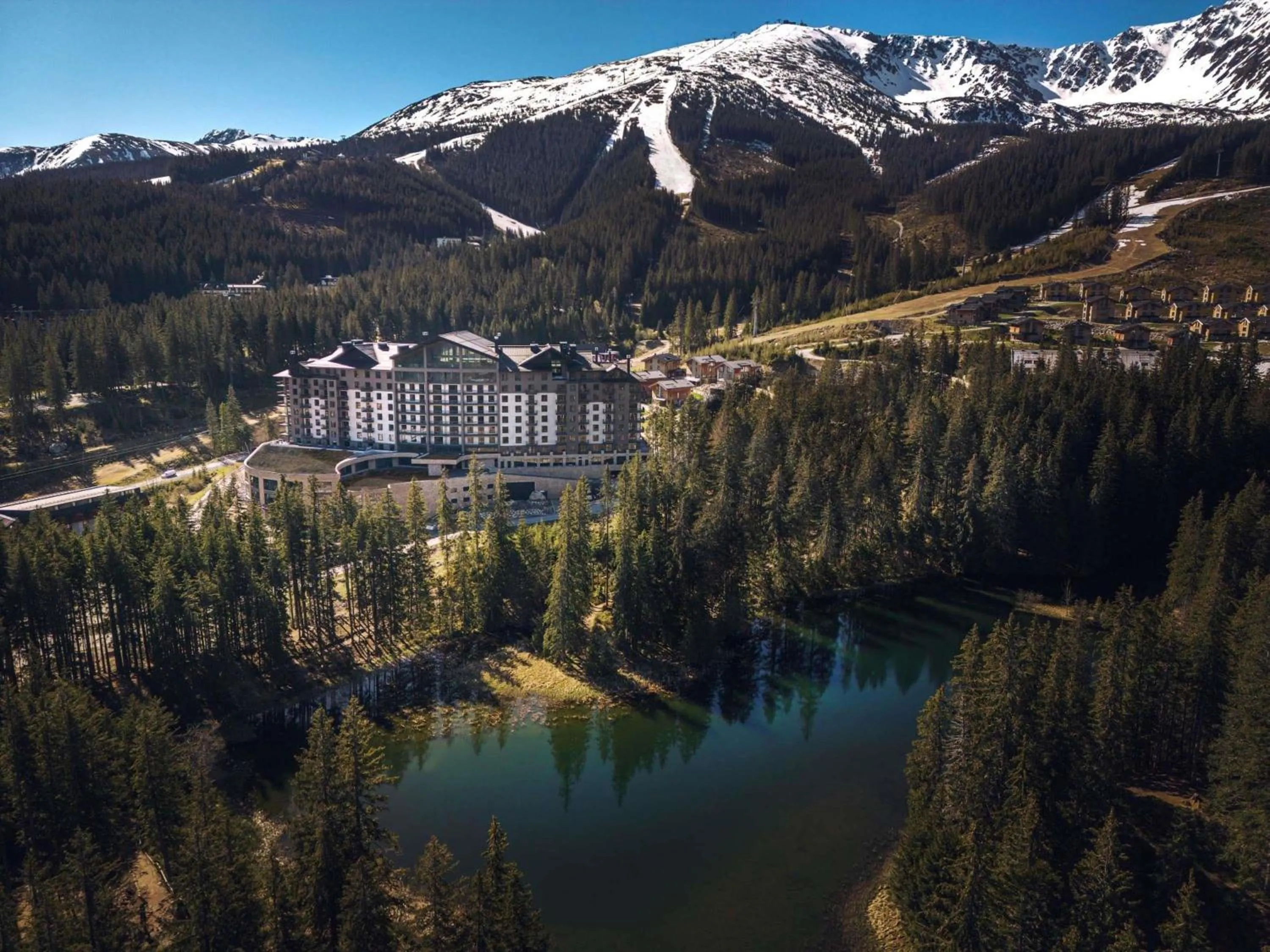 Property building in Swissôtel Damian Jasna