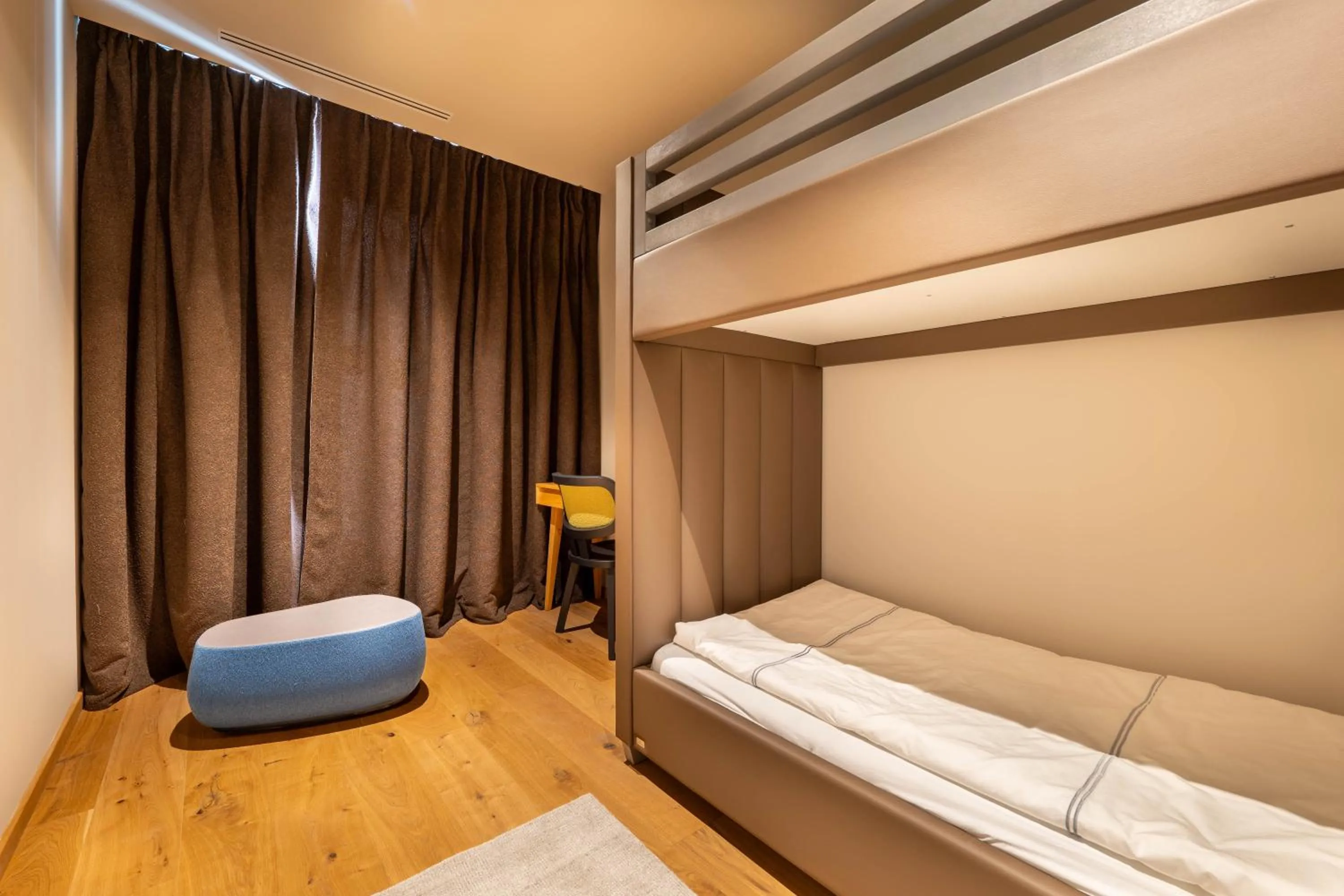 Photo of the whole room, Bed in Swissôtel Damian Jasna