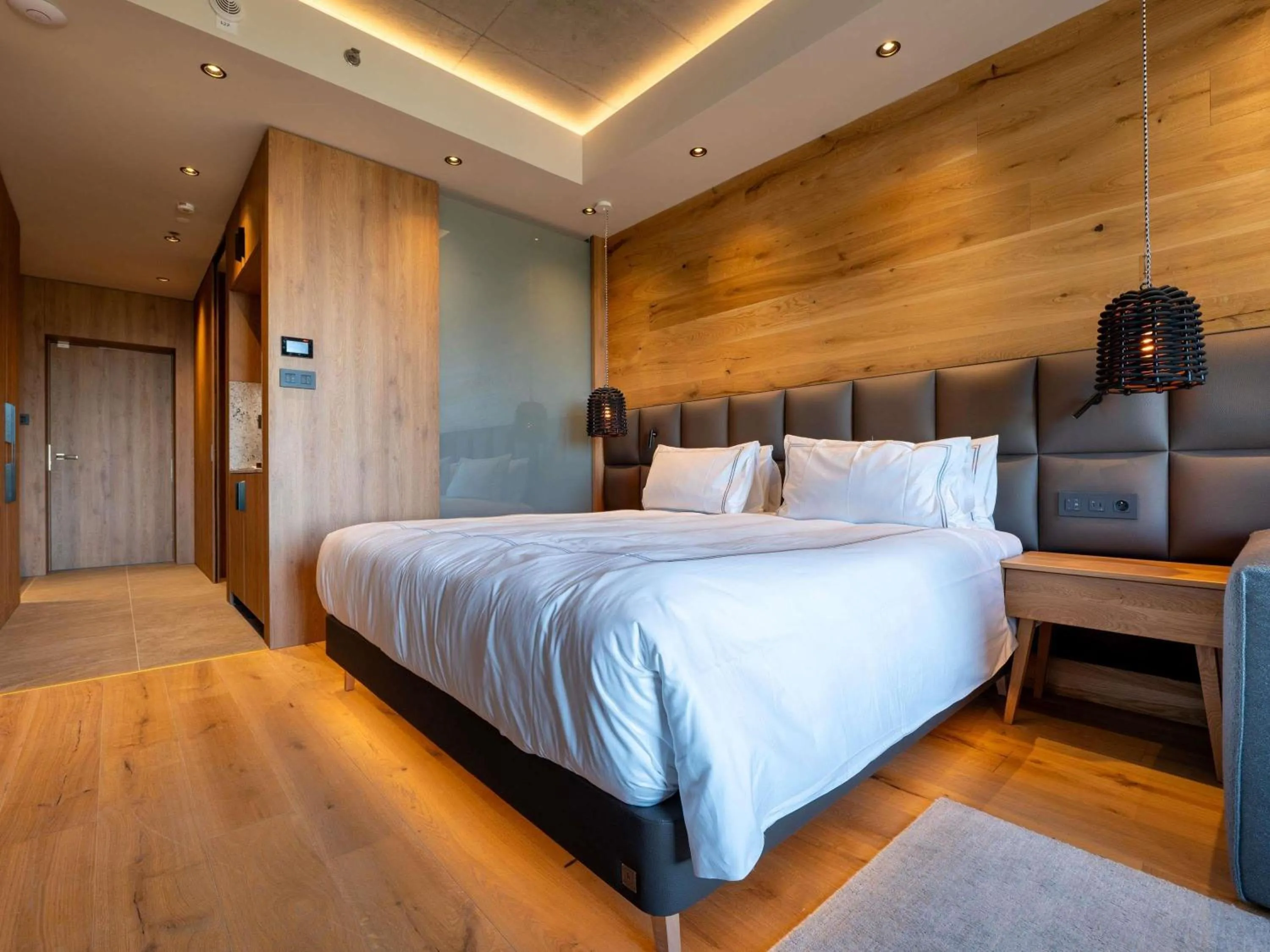 Bedroom, Bed in Swissôtel Damian Jasna