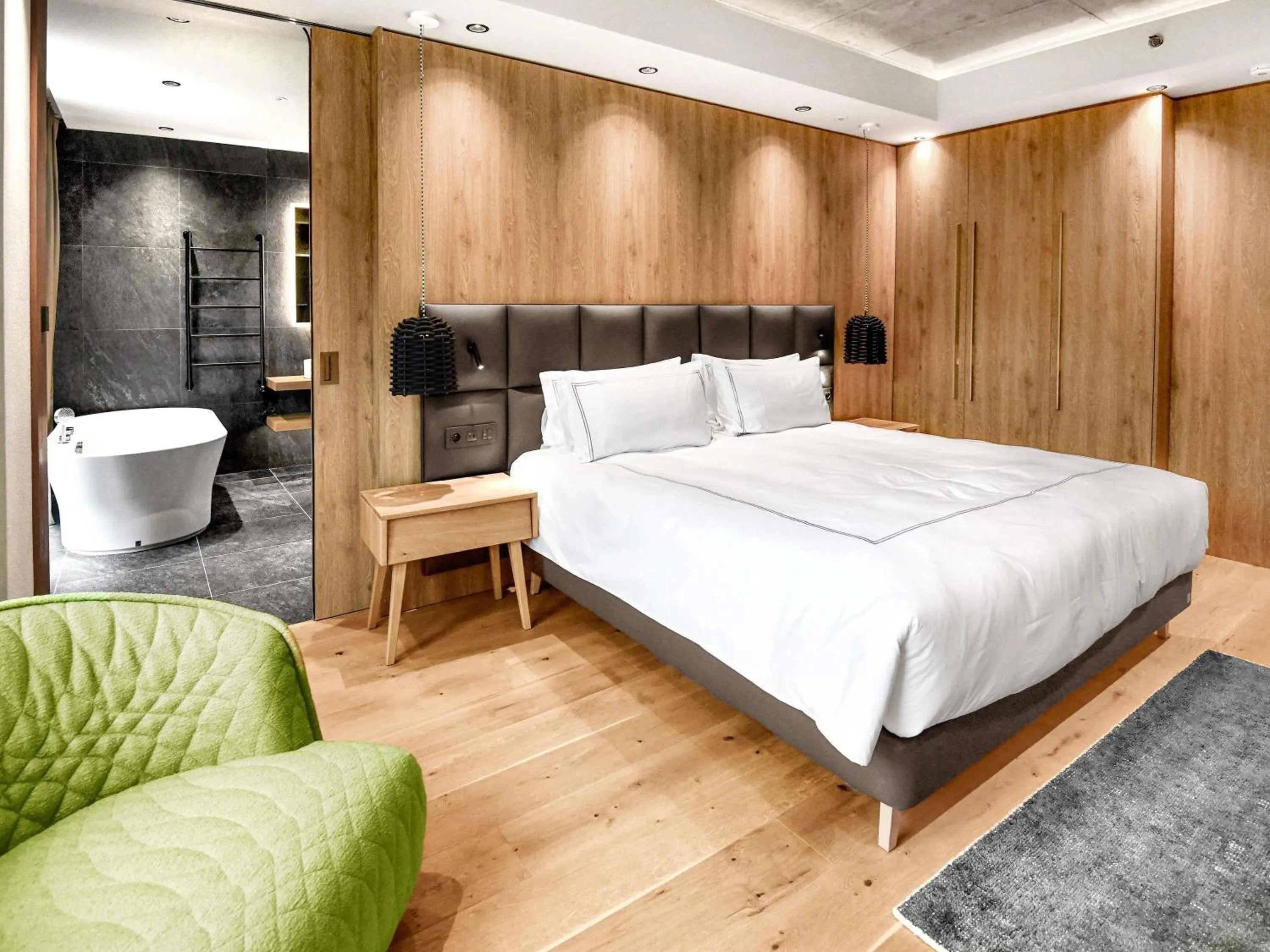 Bedroom, Bed in Swissôtel Damian Jasna