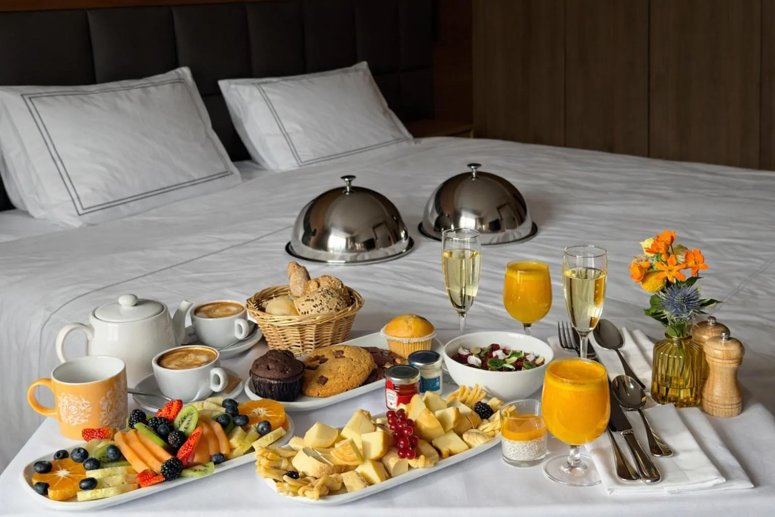 Breakfast, Bed in Swissôtel Damian Jasna