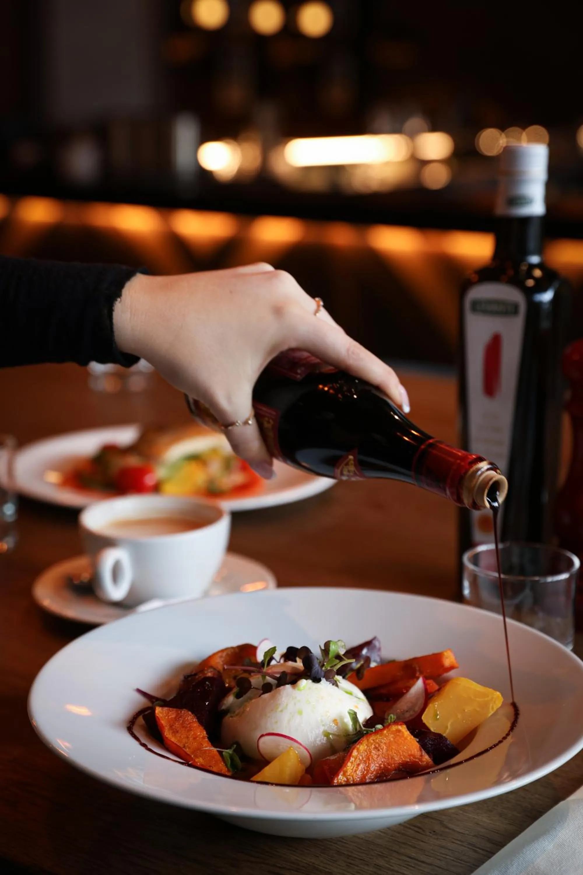 Restaurant/places to eat in Swissôtel Damian Jasna