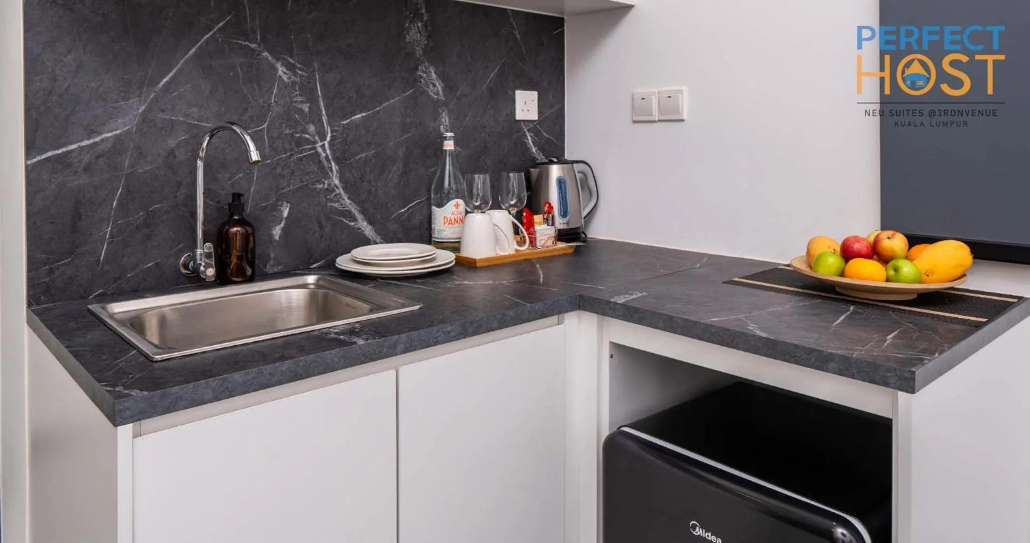 Kitchen or kitchenette in Neu Suites @ 3rdNvenue by Perfect Host