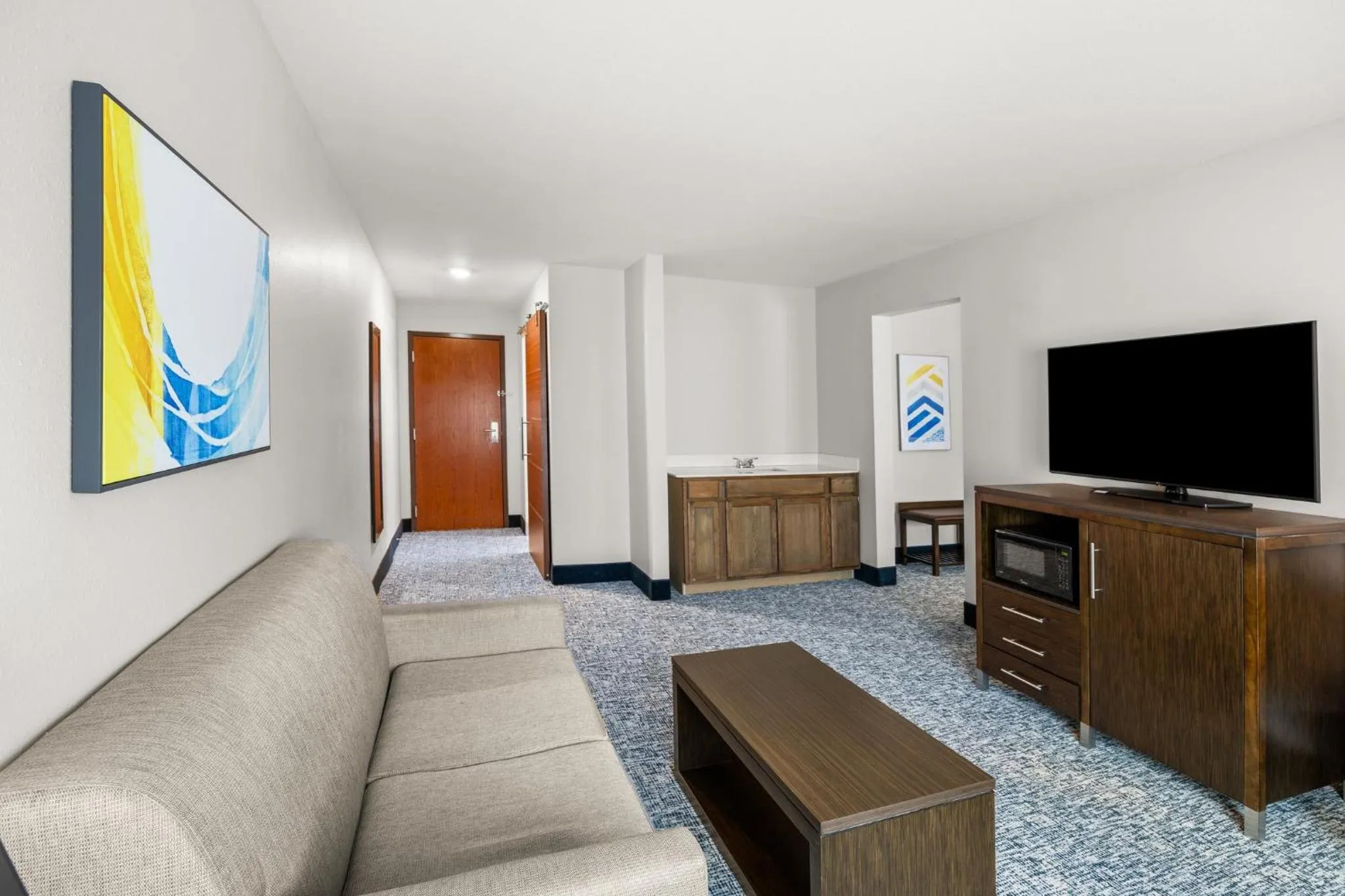 Bedroom in Holiday Inn Express Asheville Woodfin by IHG