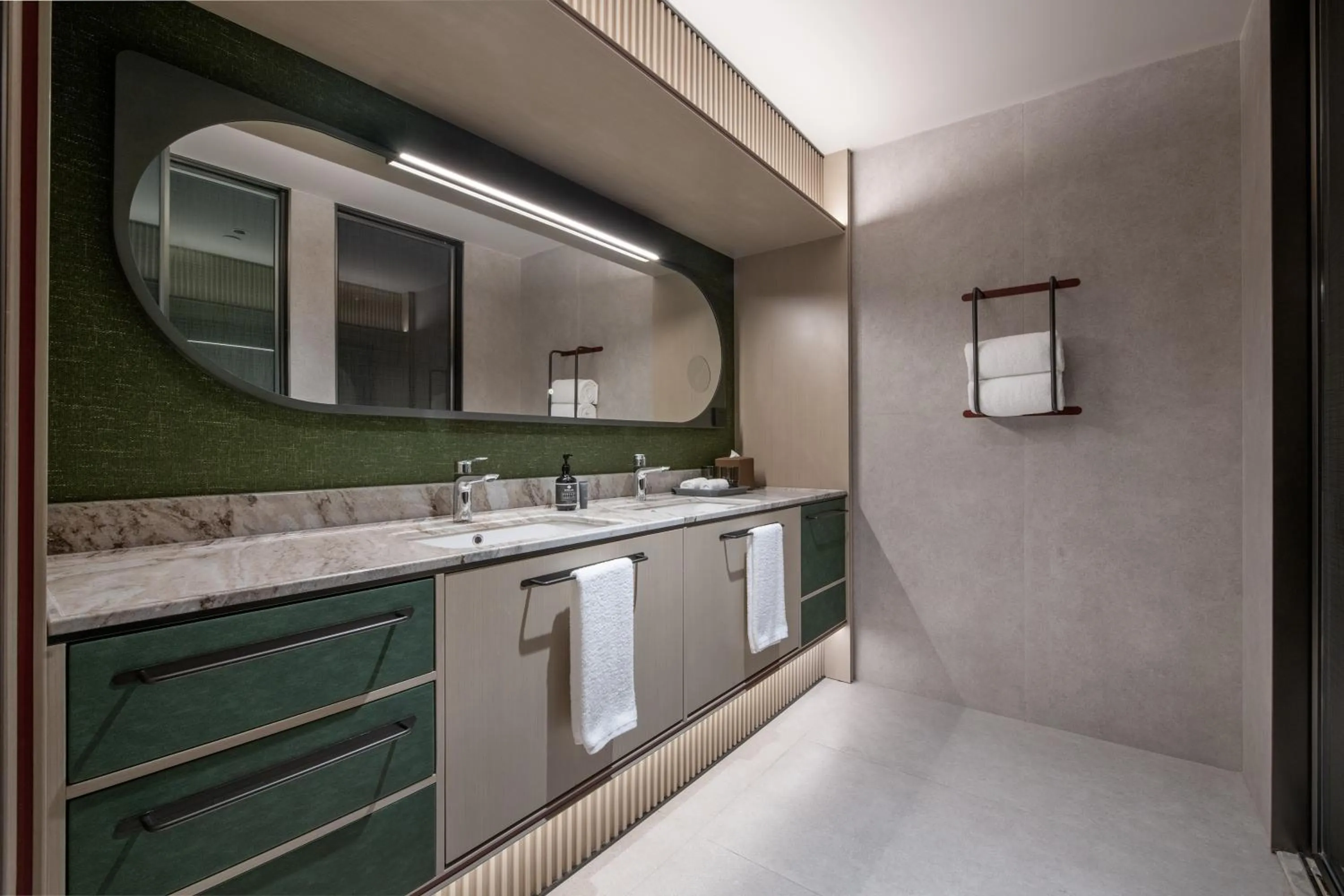 Bathroom in Intercity Shenzhen Futian Huanggang with Free Mini Bar