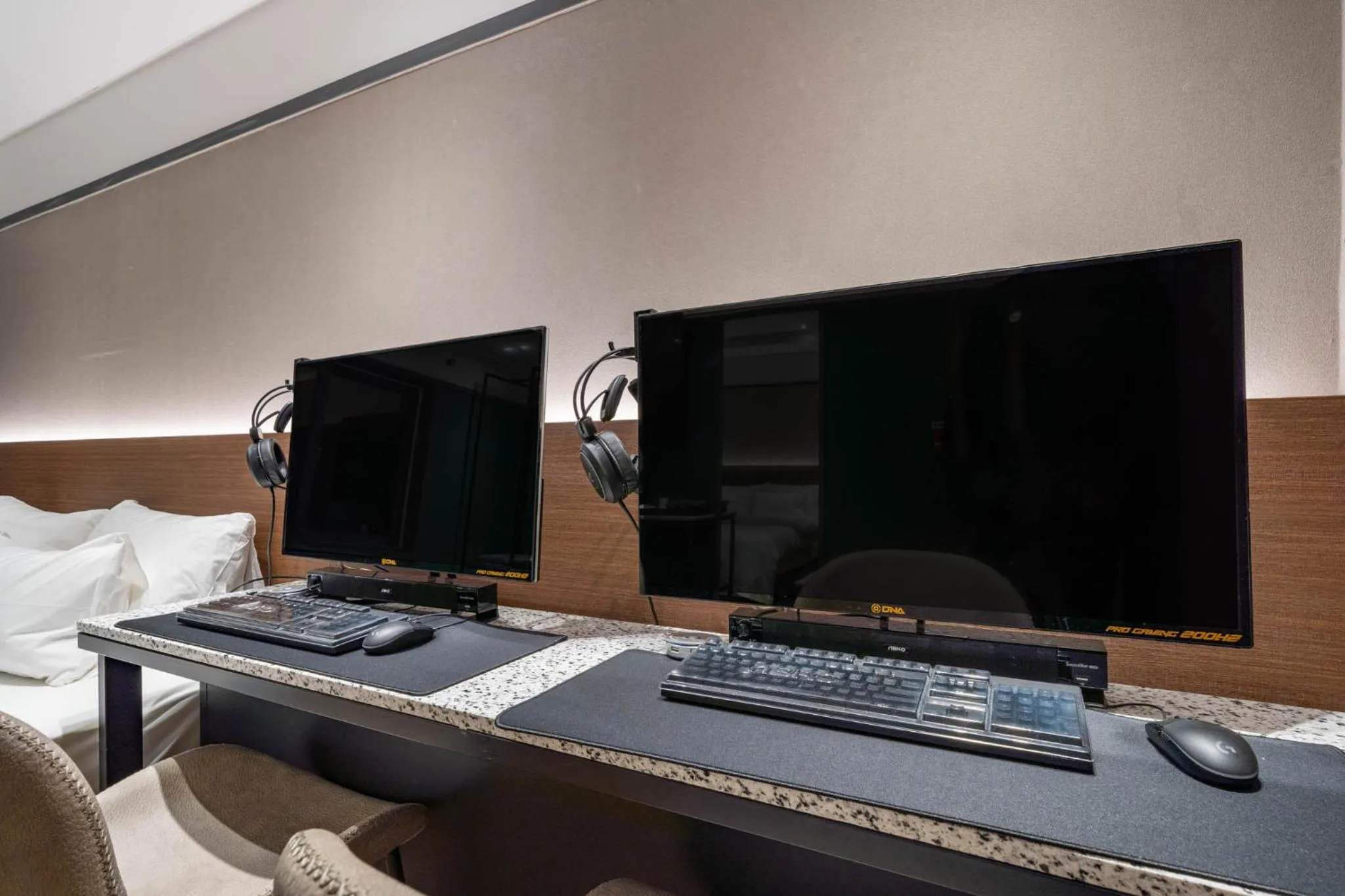 TV and multimedia in Jecheon The Wall Hotel