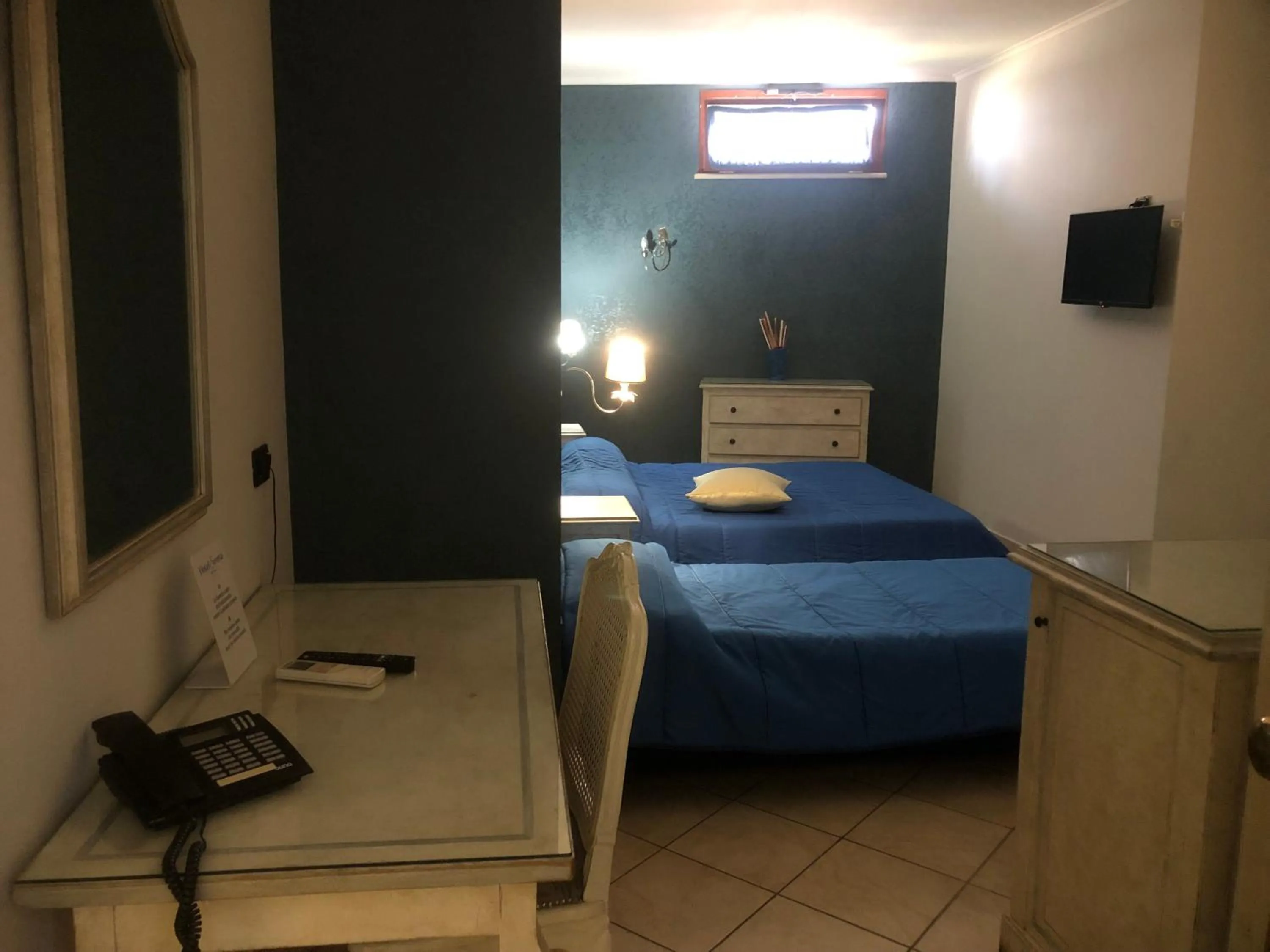 Photo of the whole room, Bed in Hotel Serena